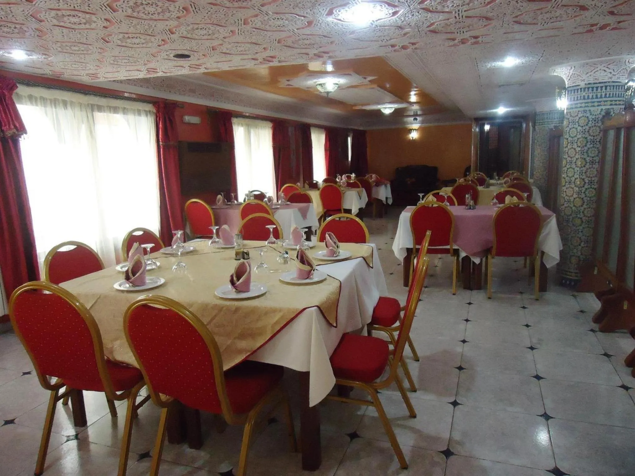 Restaurant/places to eat in Hotel Lixus