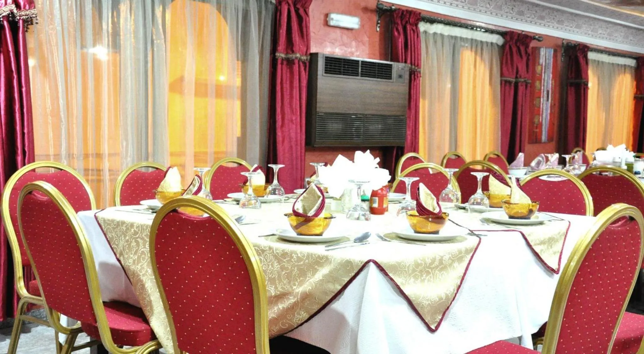 Restaurant/places to eat in Hotel Lixus