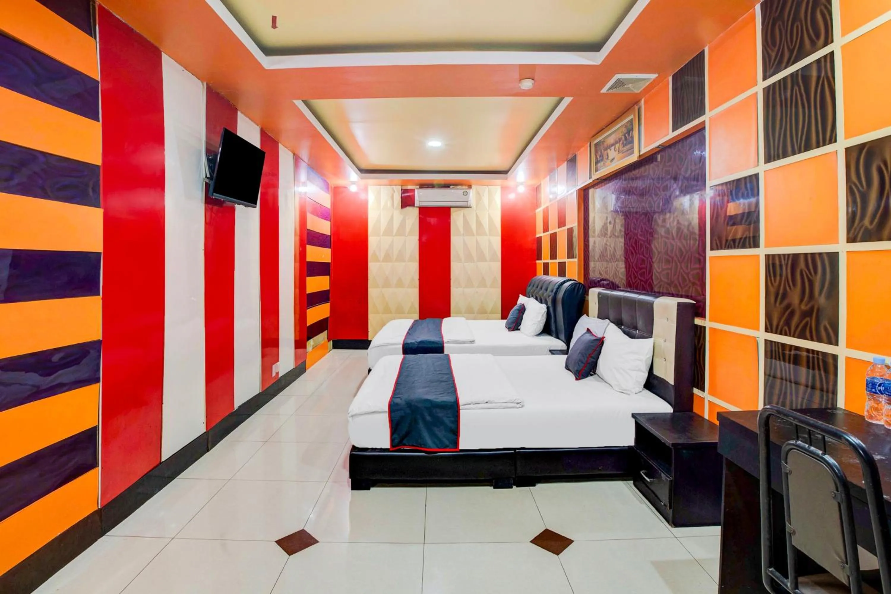 Bedroom in Dancenter S Hotel