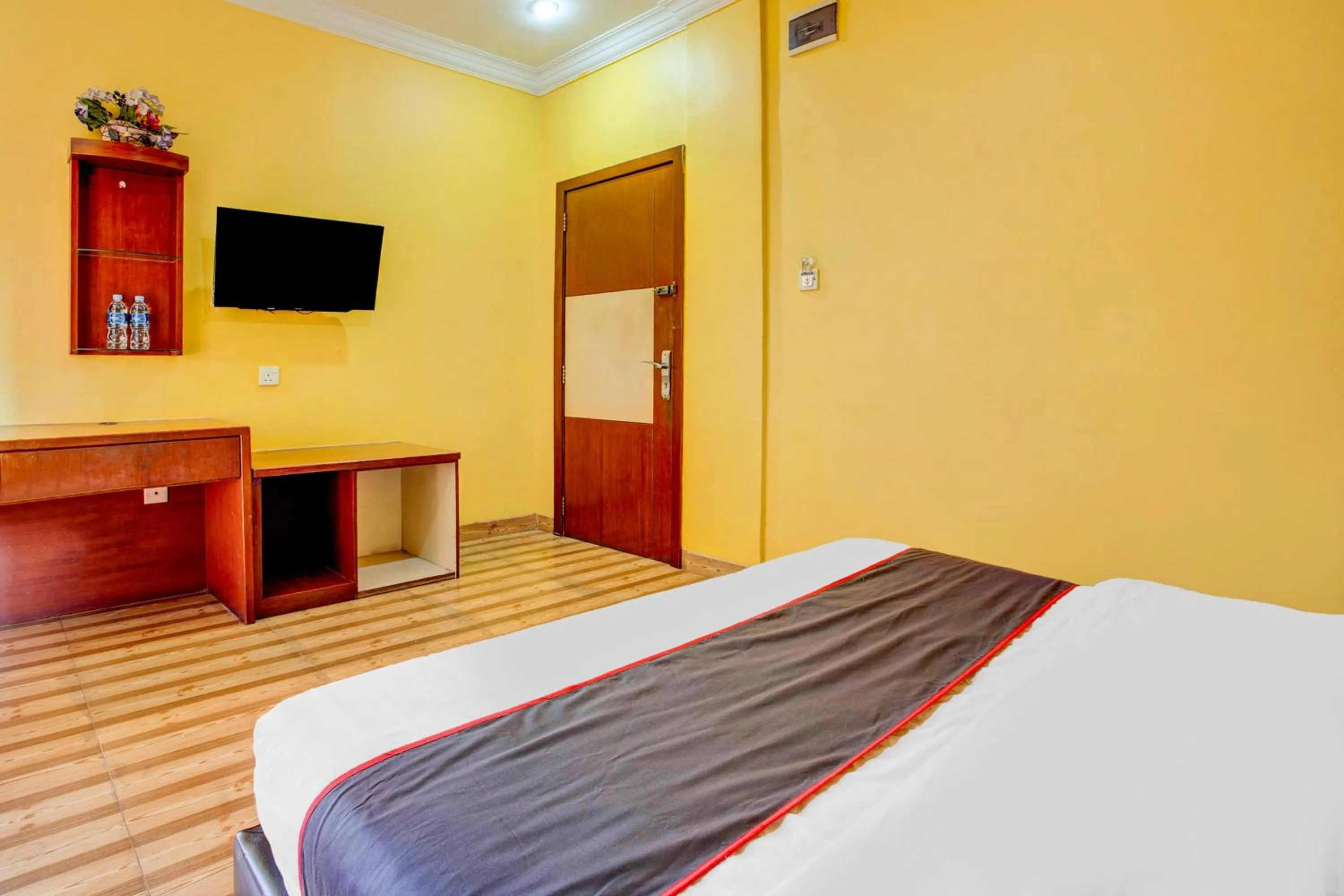 Bedroom, Bed in Dancenter S Hotel