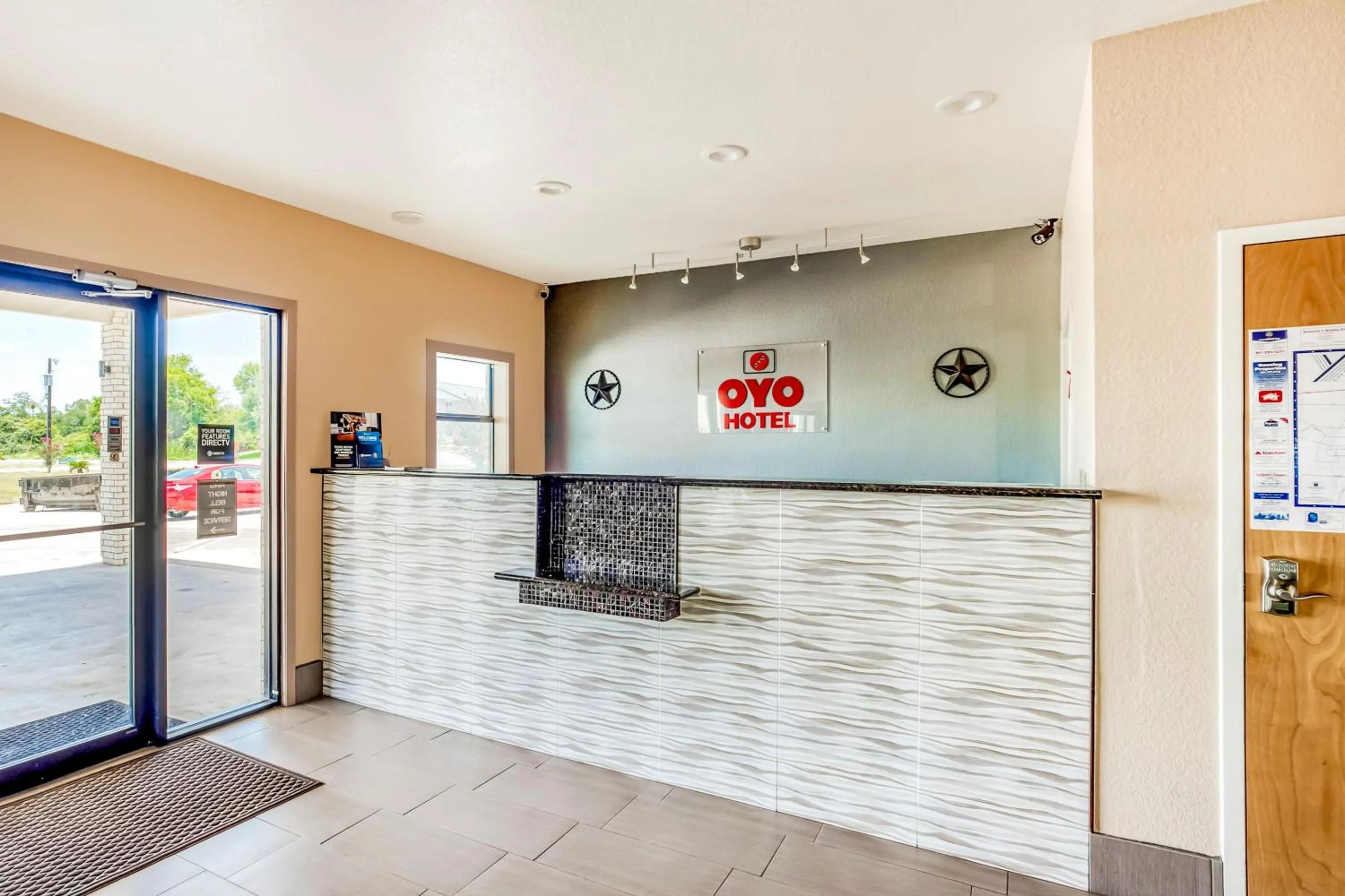 Lobby or reception in OYO Hotel Yoakum West