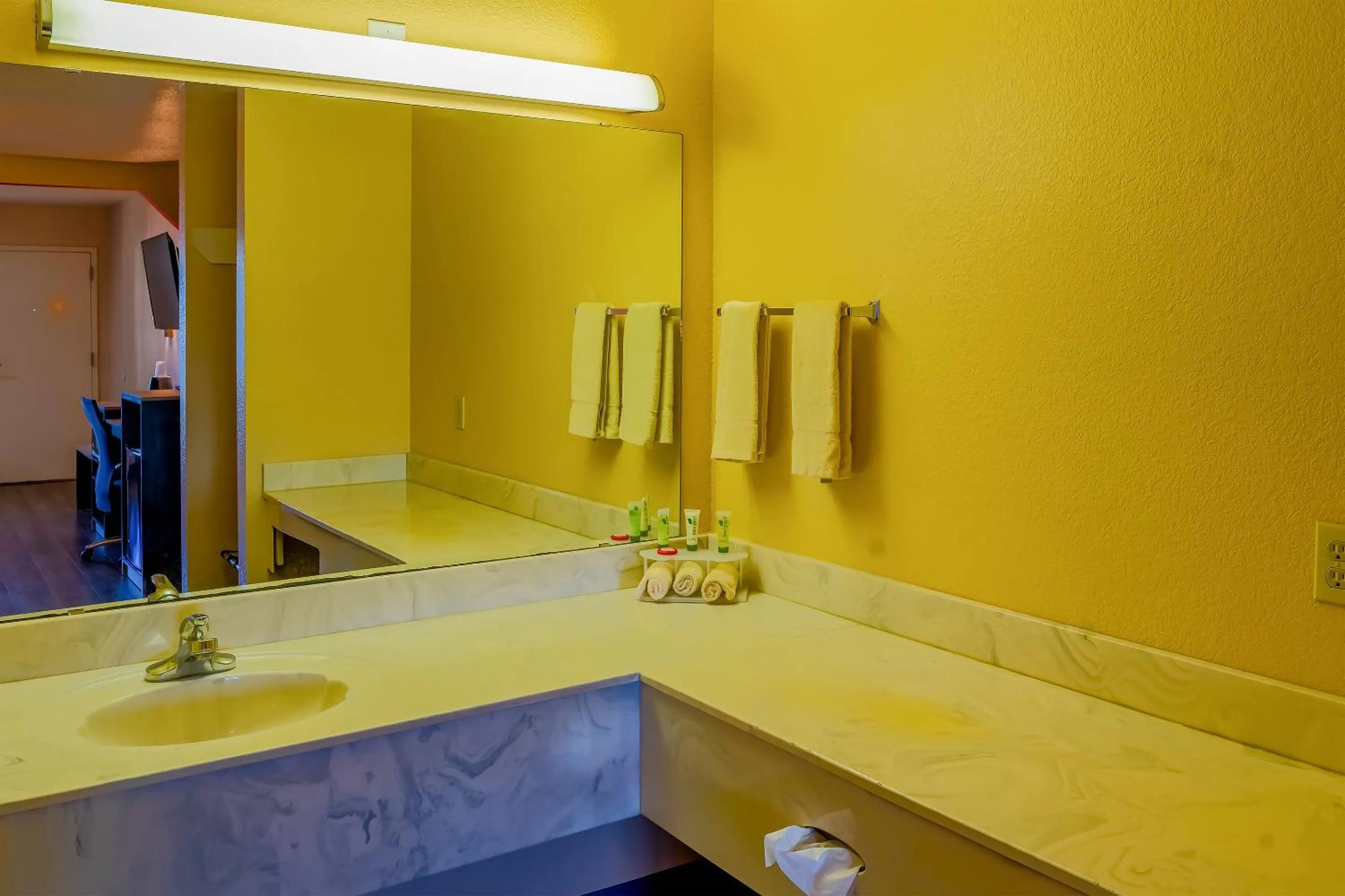 Bathroom in OYO Hotel Yoakum West