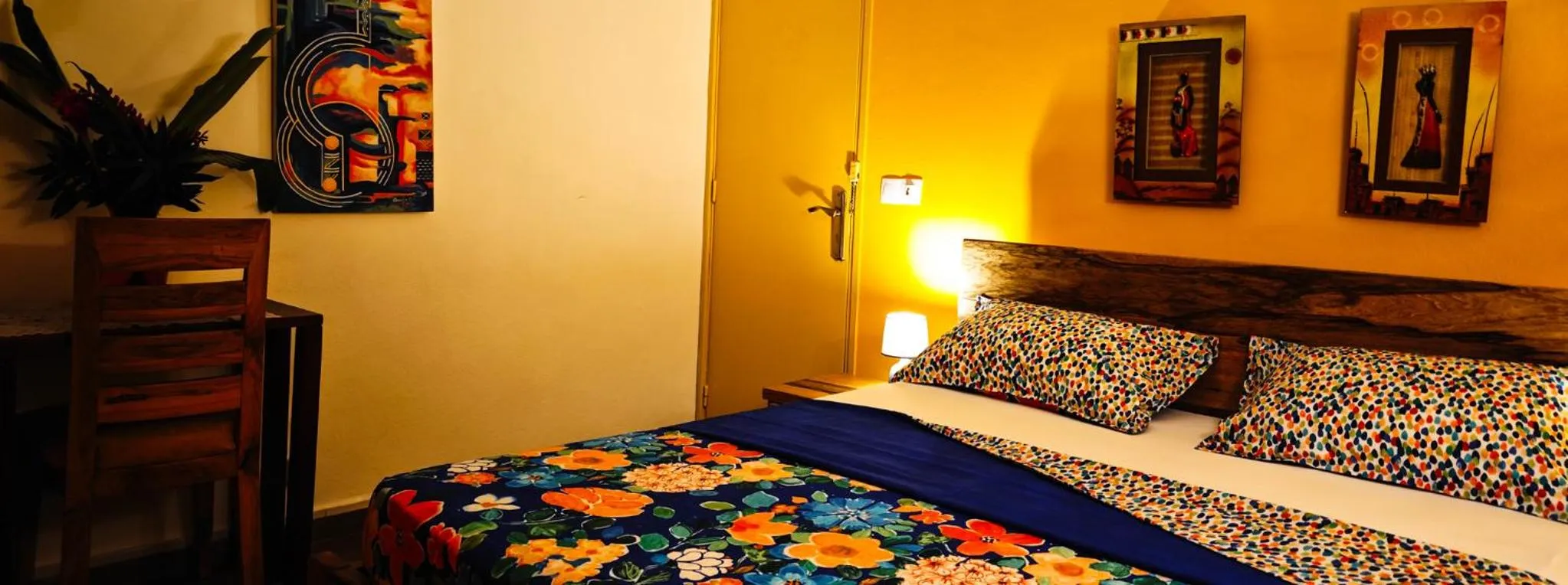 Bed in Villa Oasis Abidjan