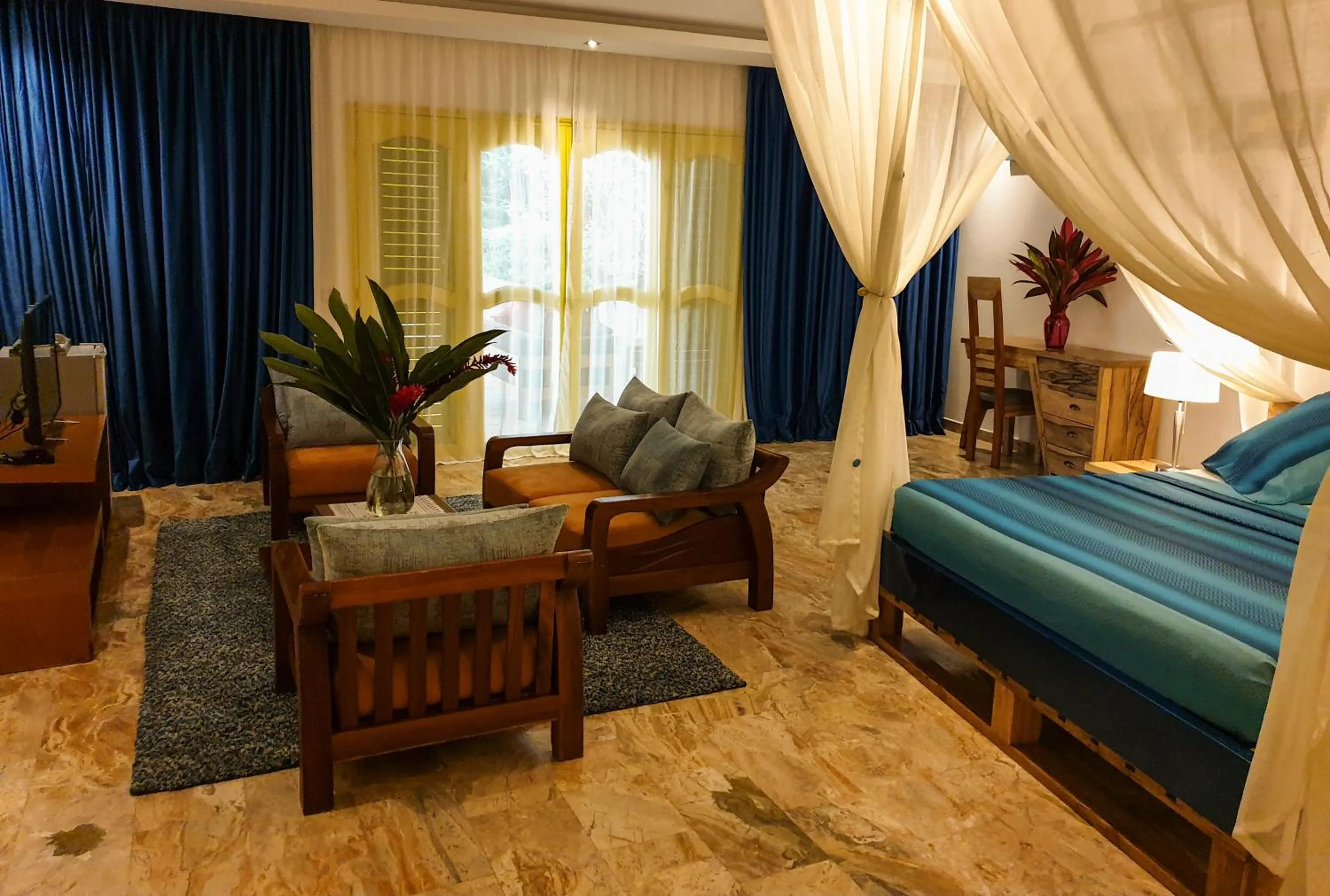 Bed in Villa Oasis Abidjan