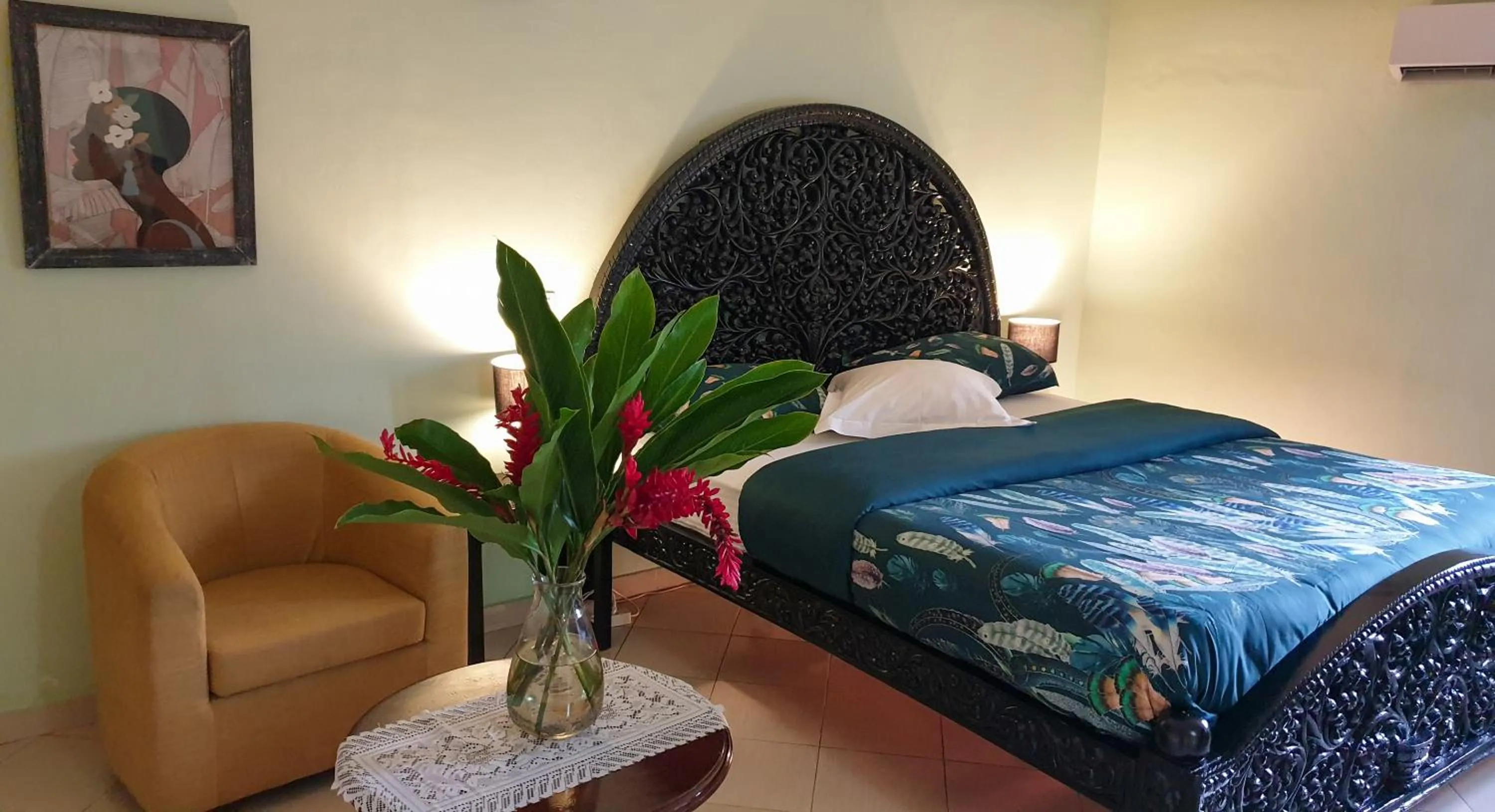 Bed in Villa Oasis Abidjan