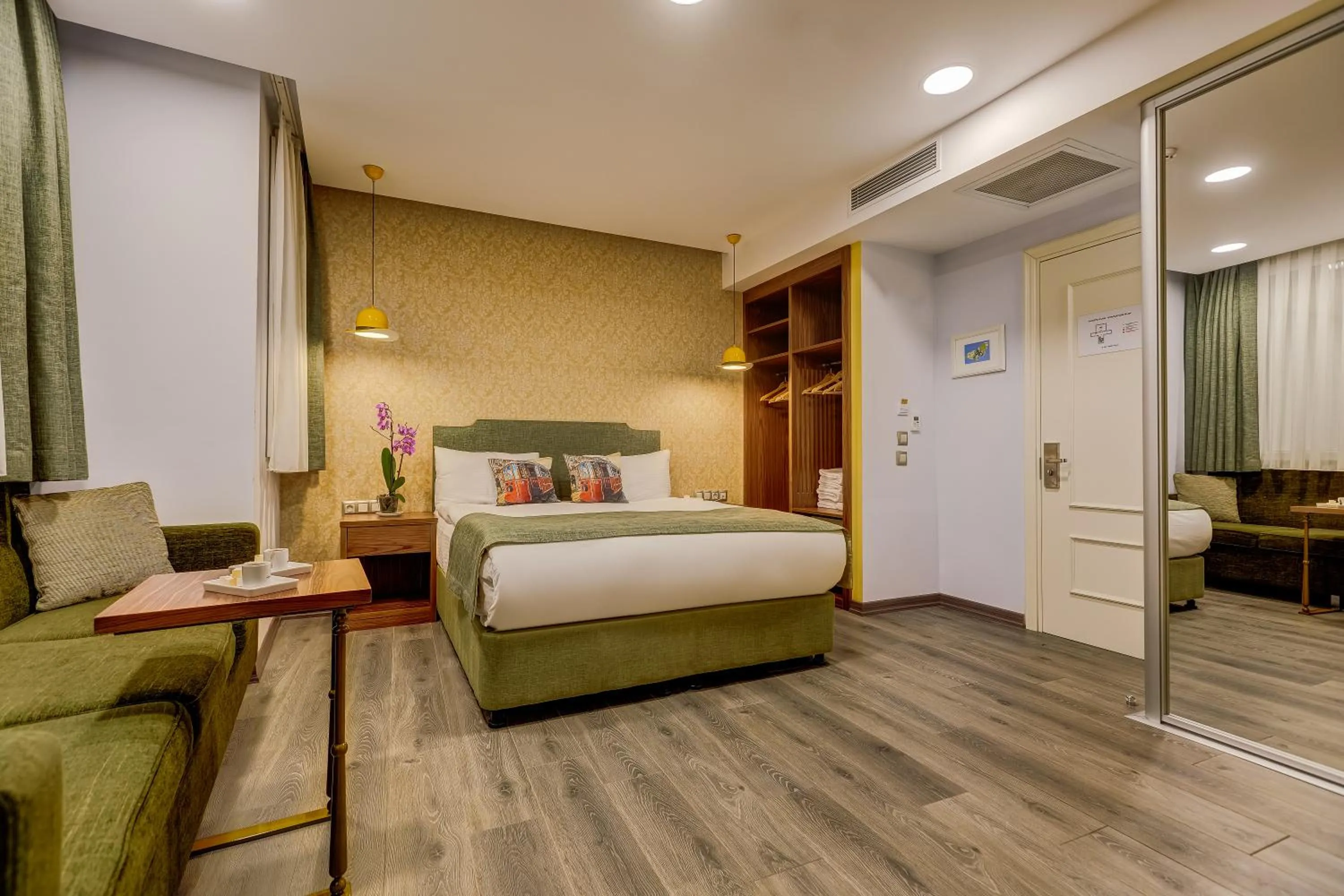 Photo of the whole room, Bed in Sometimes Hotel Taksim