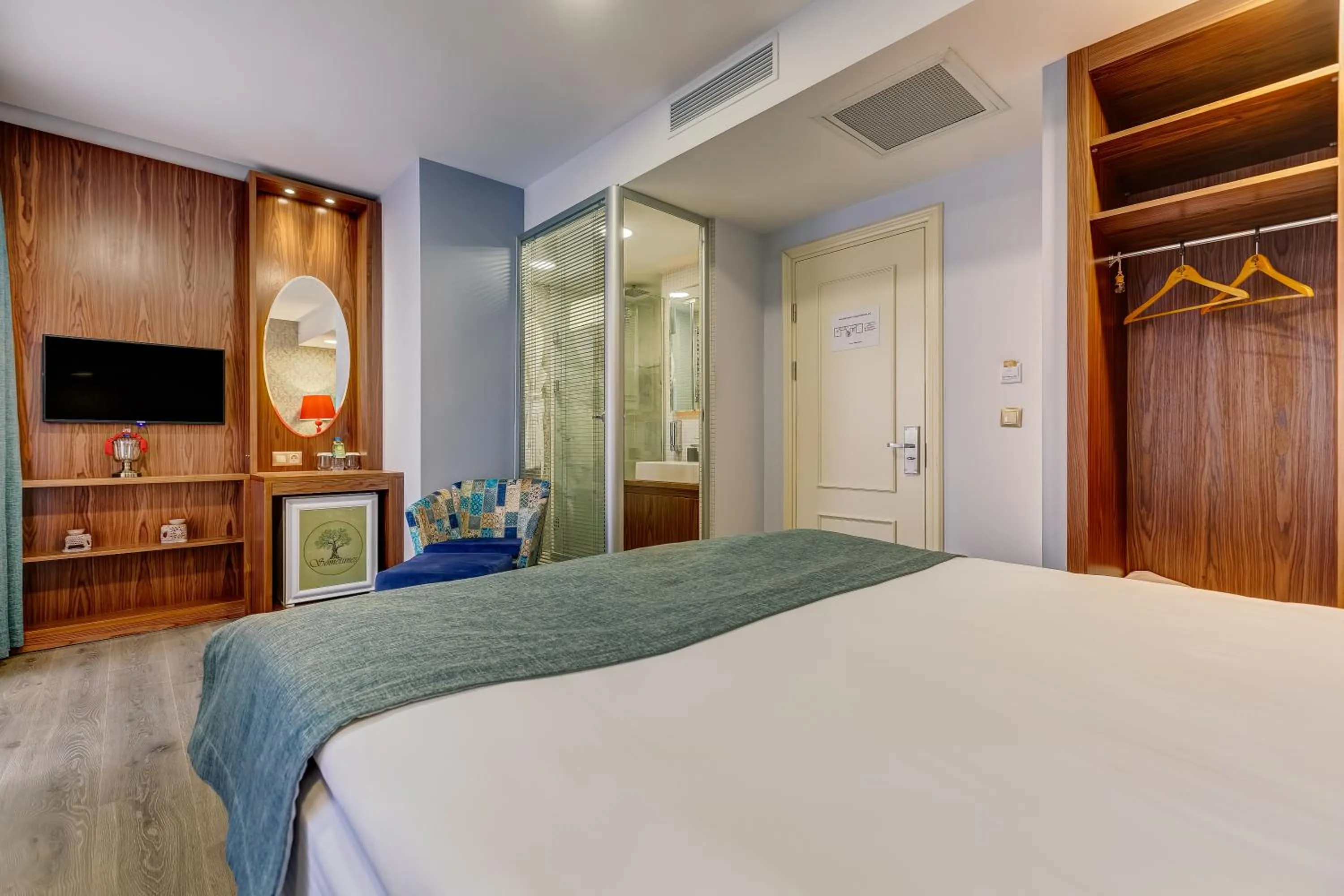 Photo of the whole room, Bed in Sometimes Hotel Taksim