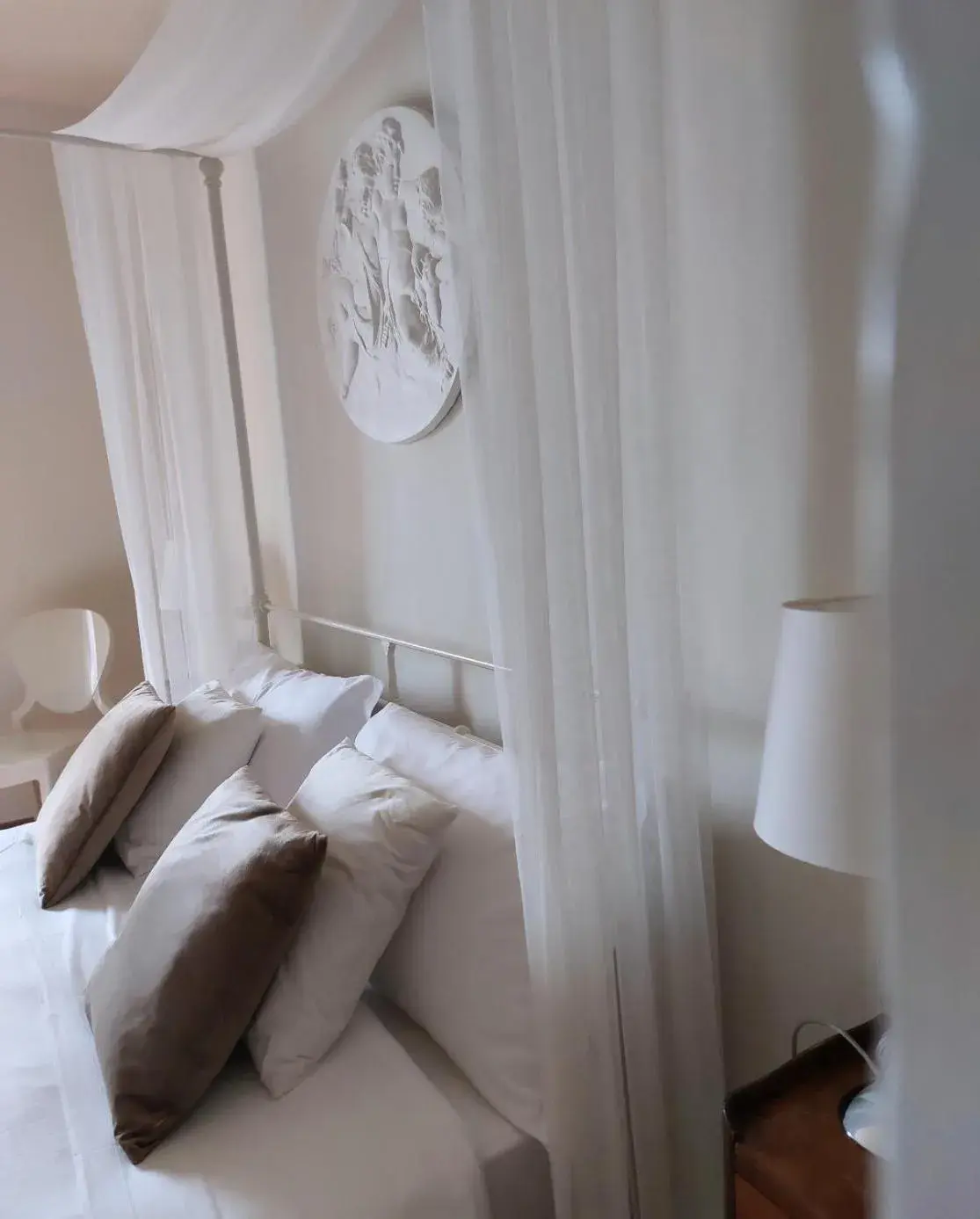 Deluxe Double Room - single occupancy in Palazzo Mattei b&b and charming rooms Deluxe Double Room - single occupancy in Palazzo Mattei b&b and charming rooms