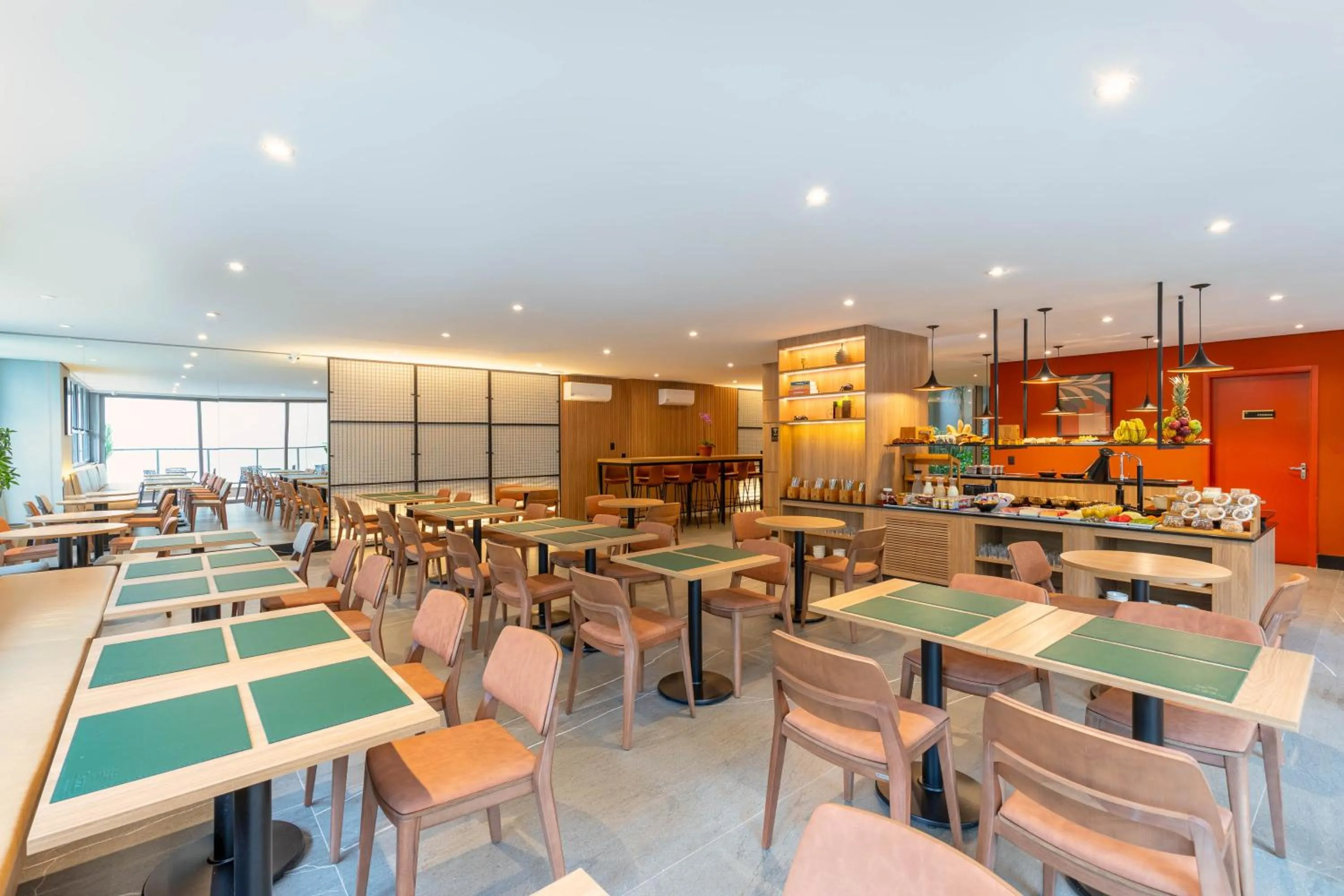 Restaurant/places to eat in Cozzy Premium Paulista Hotel