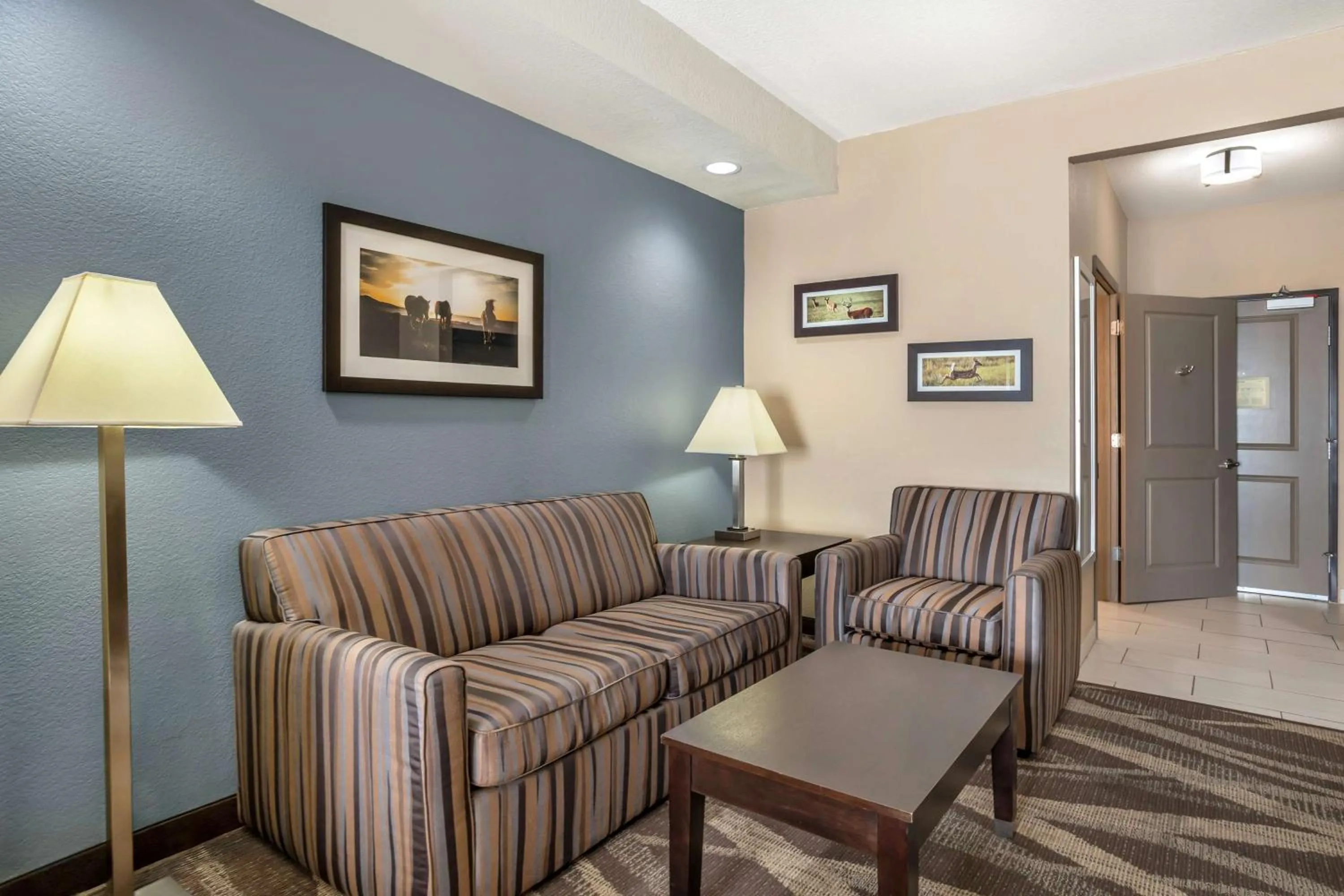 Photo of the whole room in Best Western Plus Lake Jackson Inn & Suites