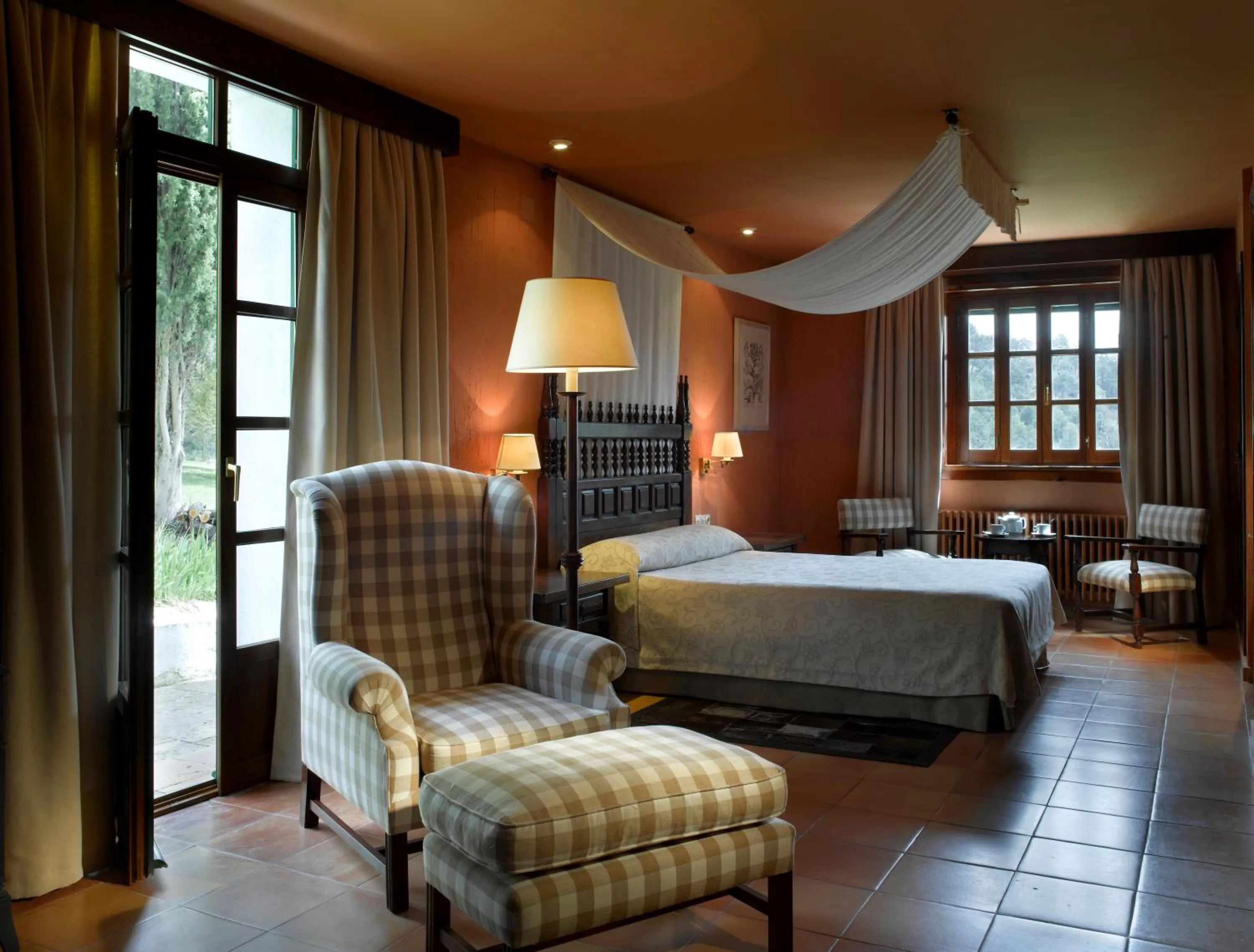 Photo of the whole room, Bed in Parador de Cazorla