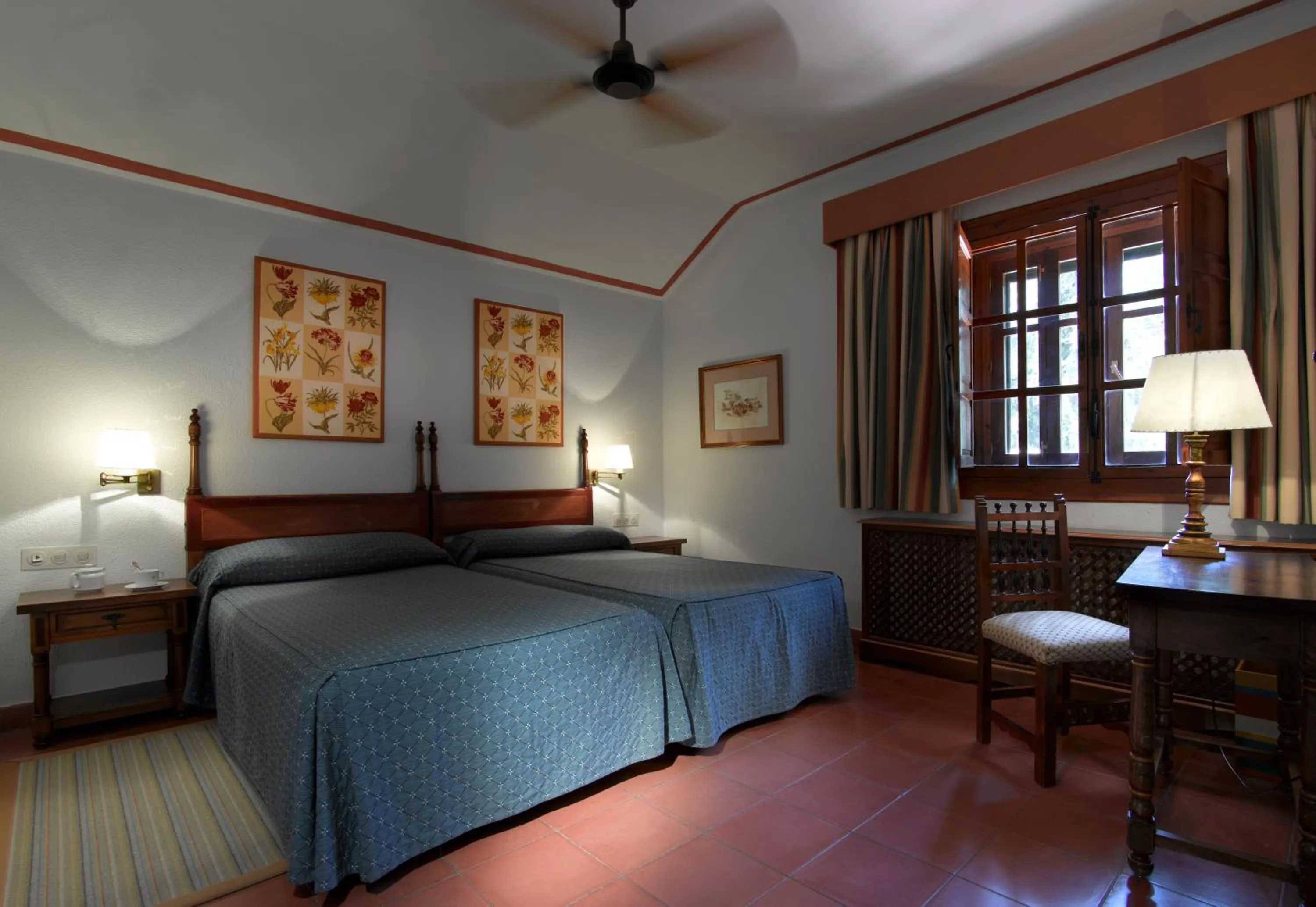 Photo of the whole room, Bed in Parador de Cazorla