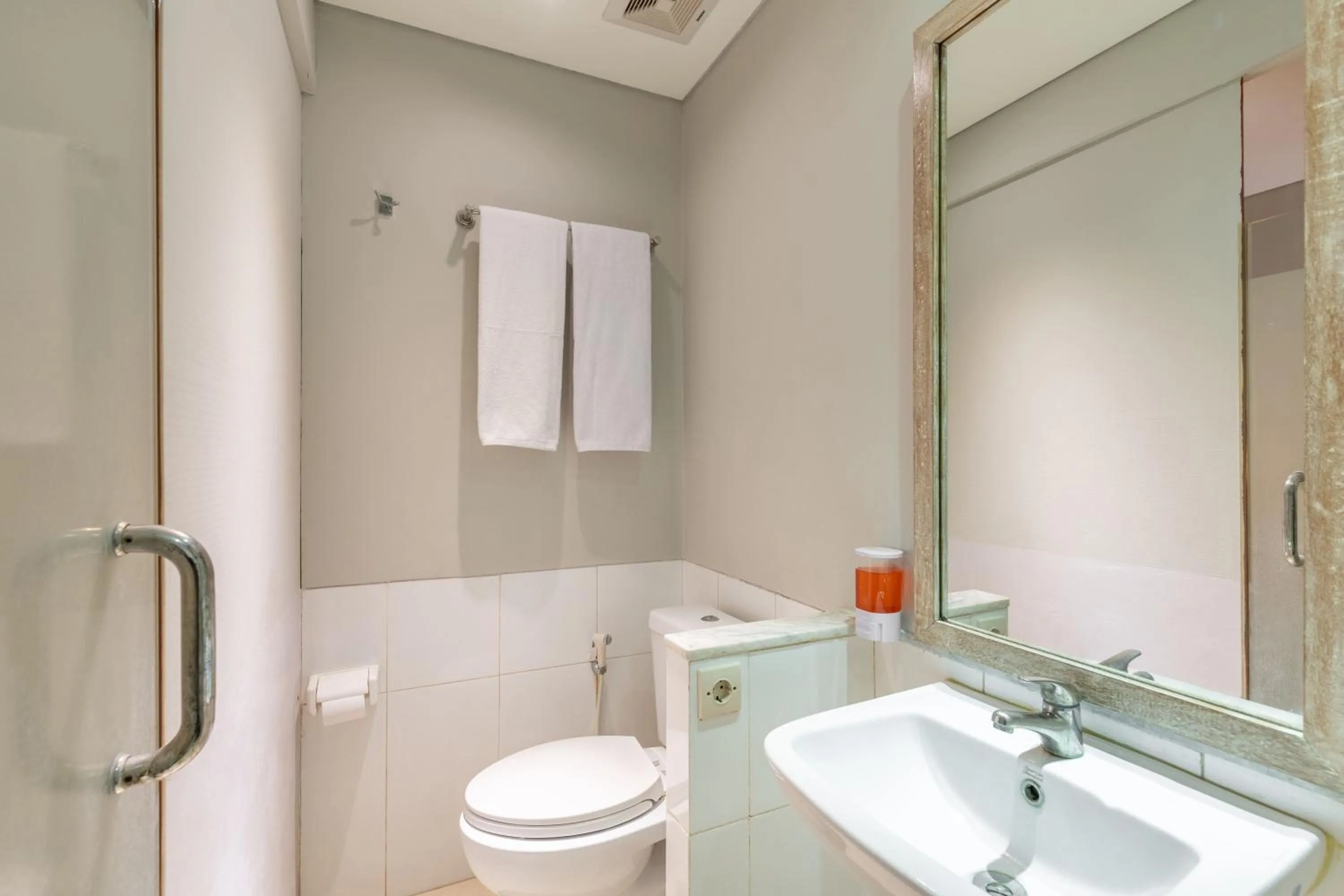 Bathroom in Cove Renata