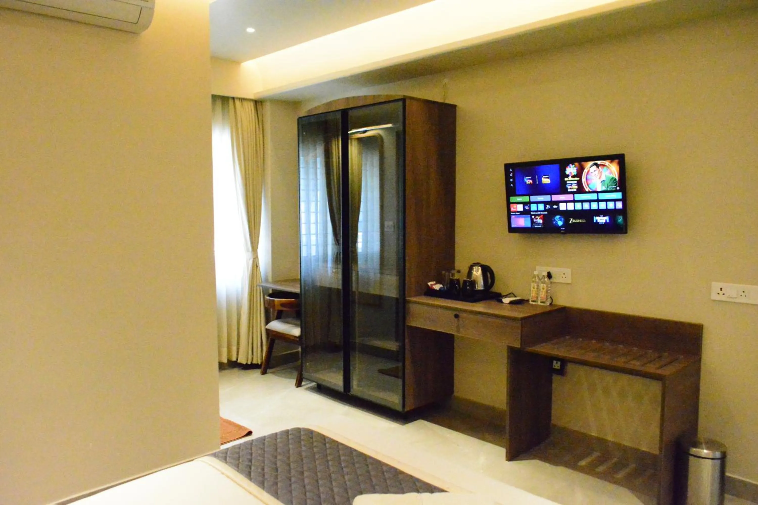 Bed in Hotel Muthahalli Grand