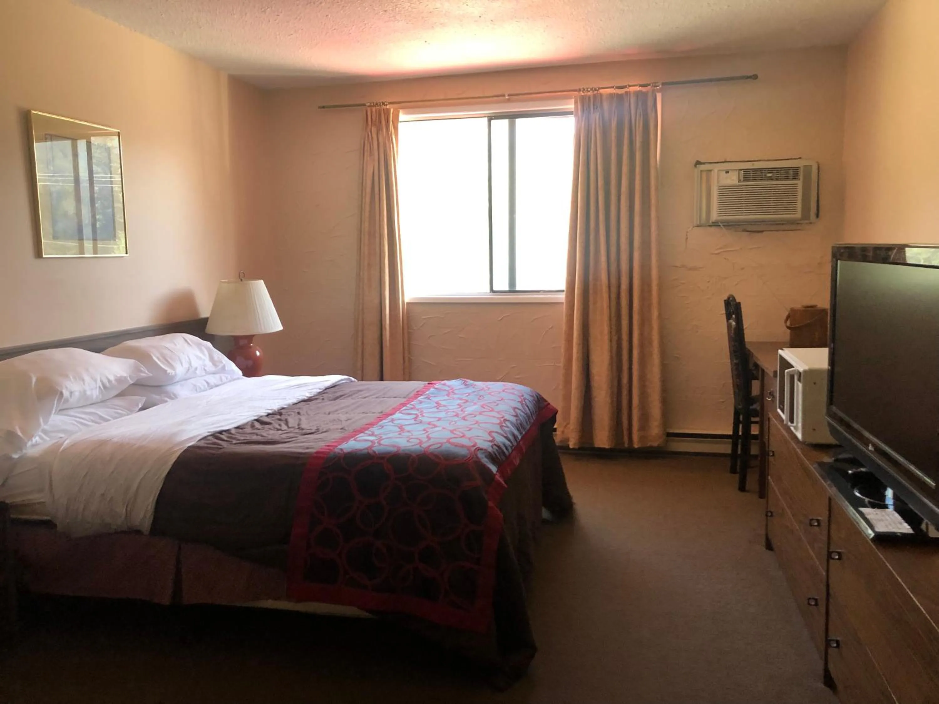 Bed in Villagers Inn