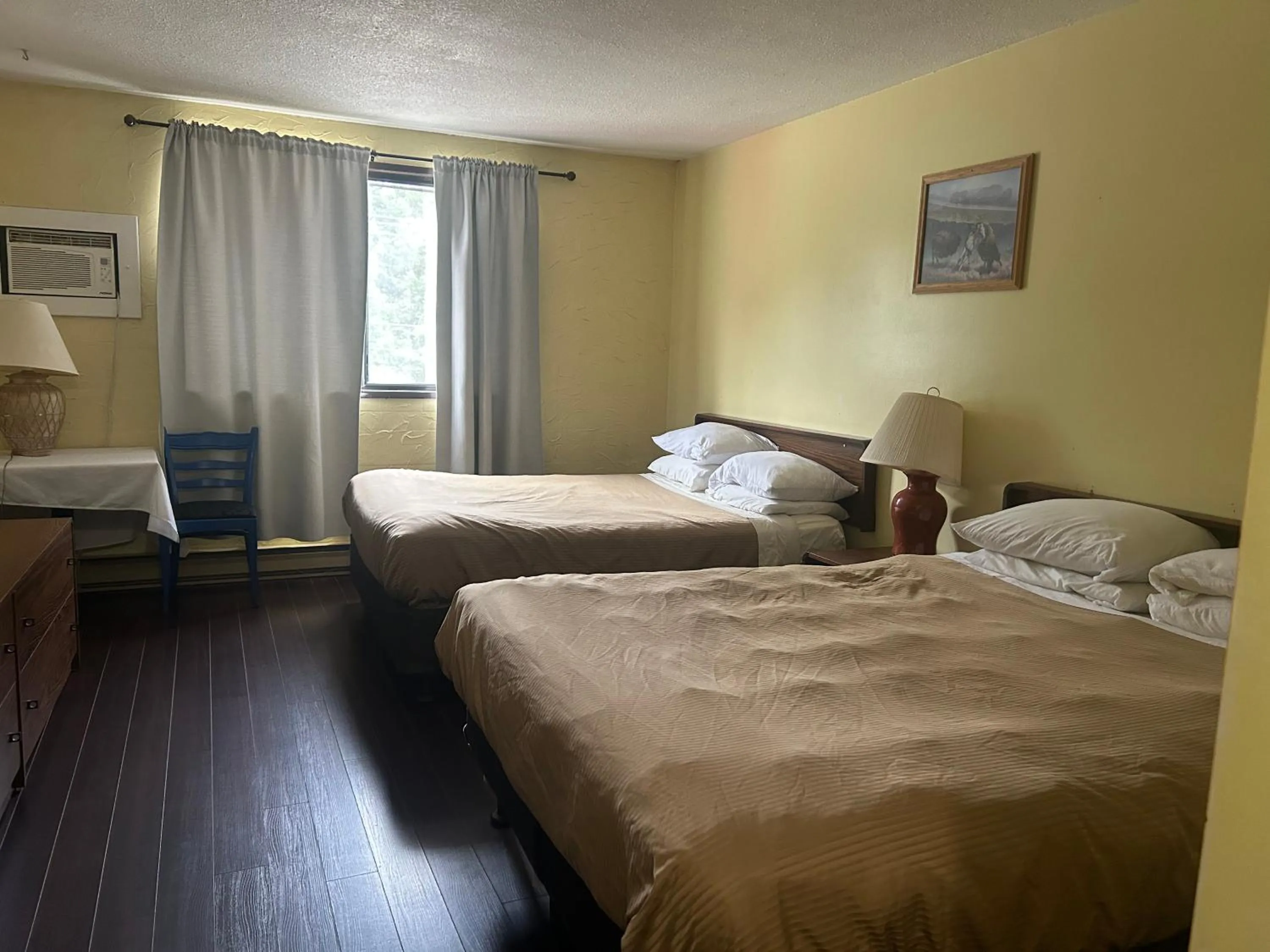 Bed in Villagers Inn