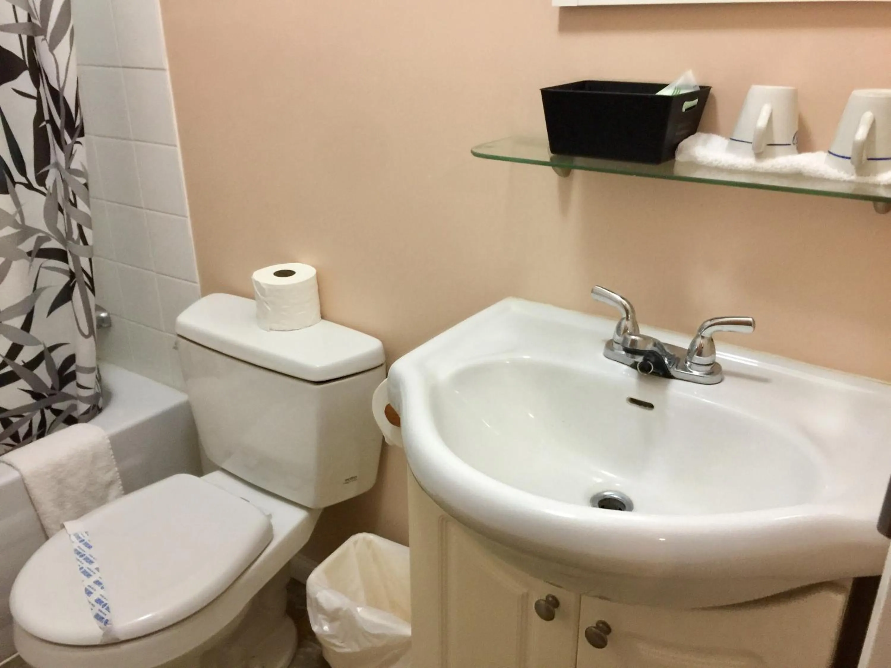 Shower in Villagers Inn