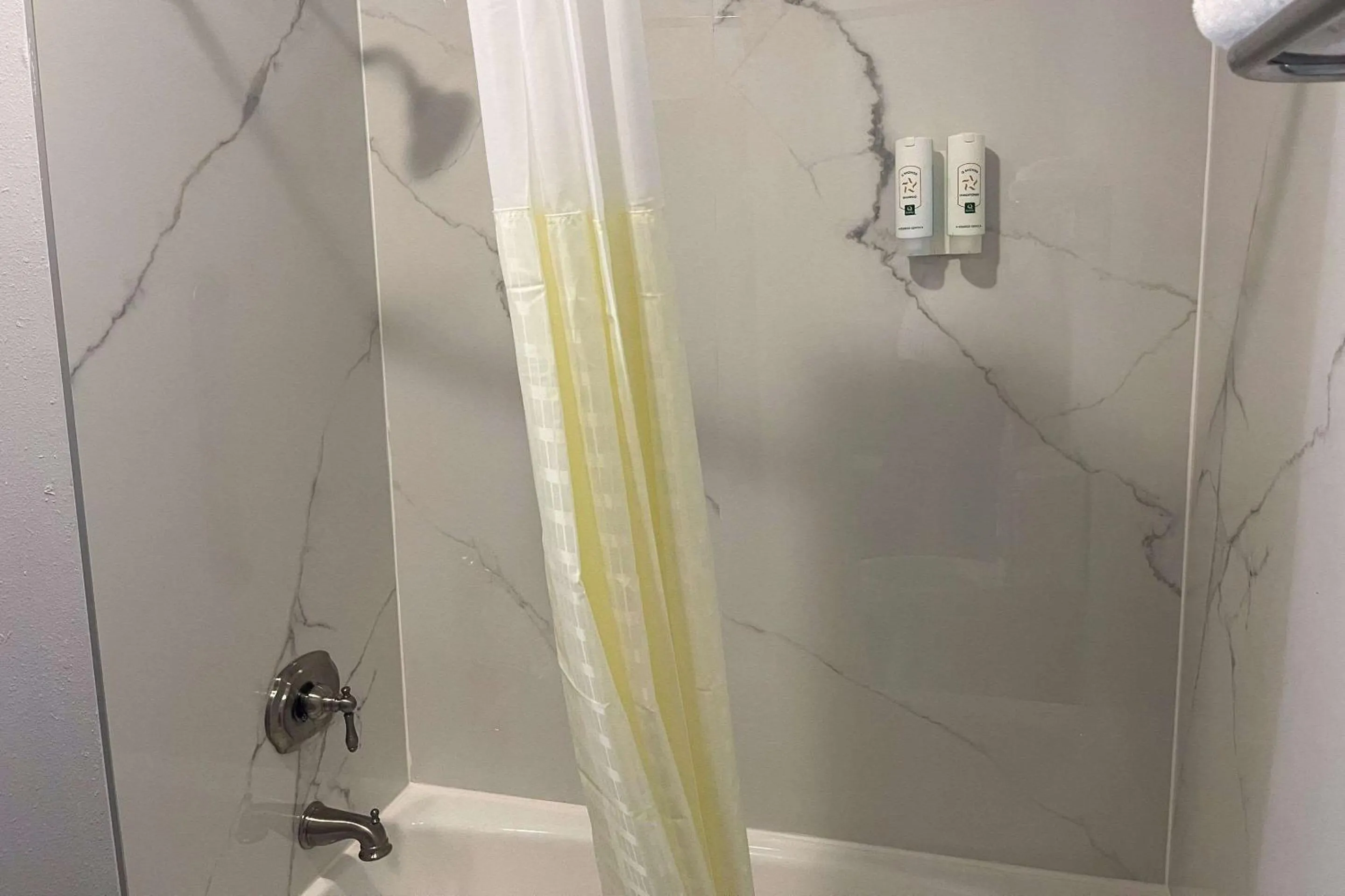 Bedroom in Quality Suites Abilene Mall Area