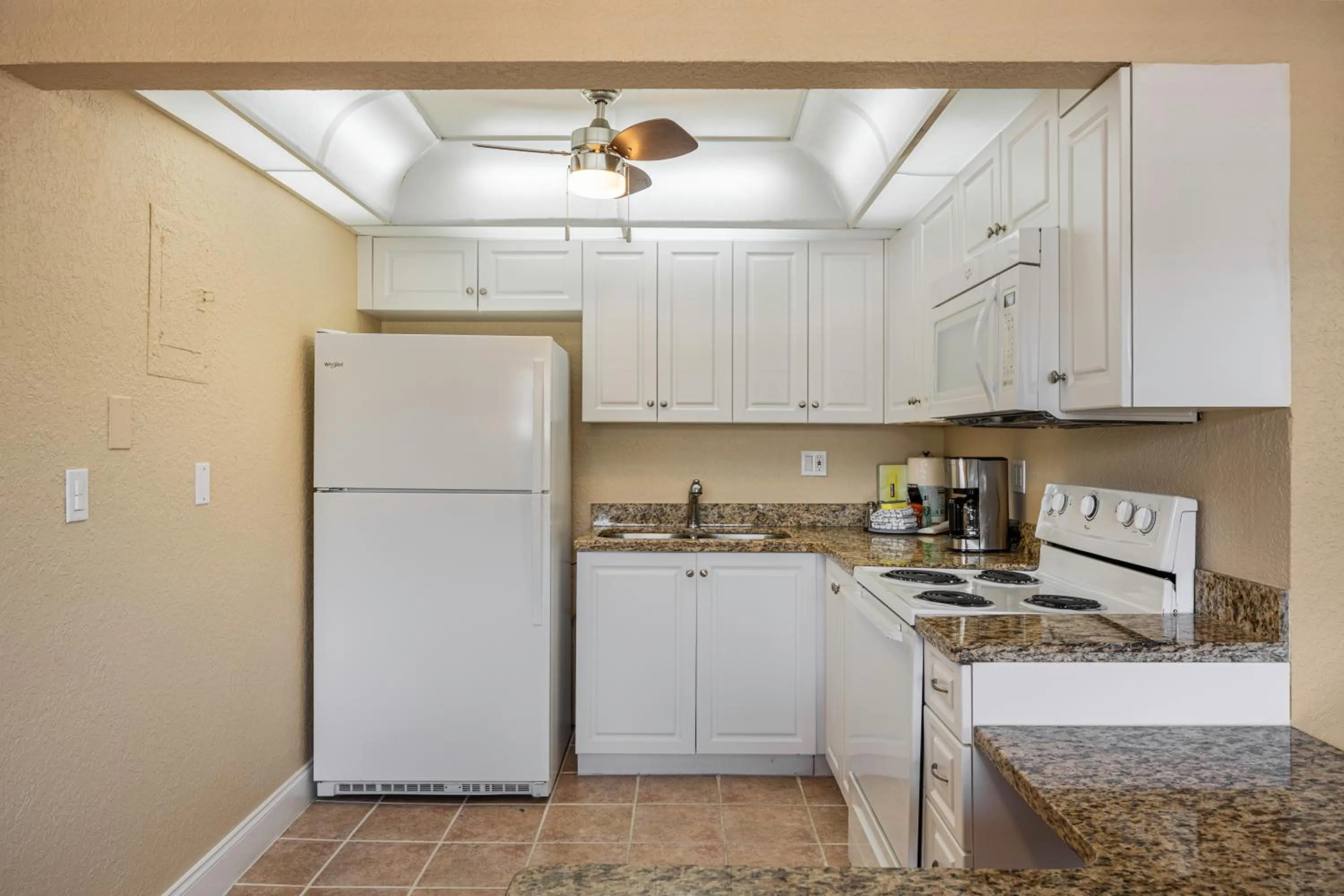 Kitchen or kitchenette in Coconut Bay Resort