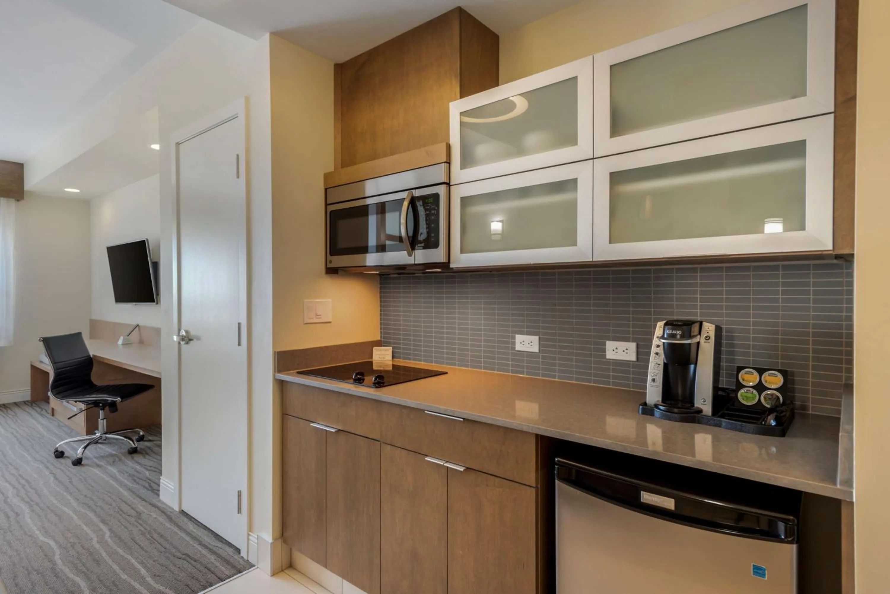 Kitchen or kitchenette in Best Western Plus Sawridge Suites