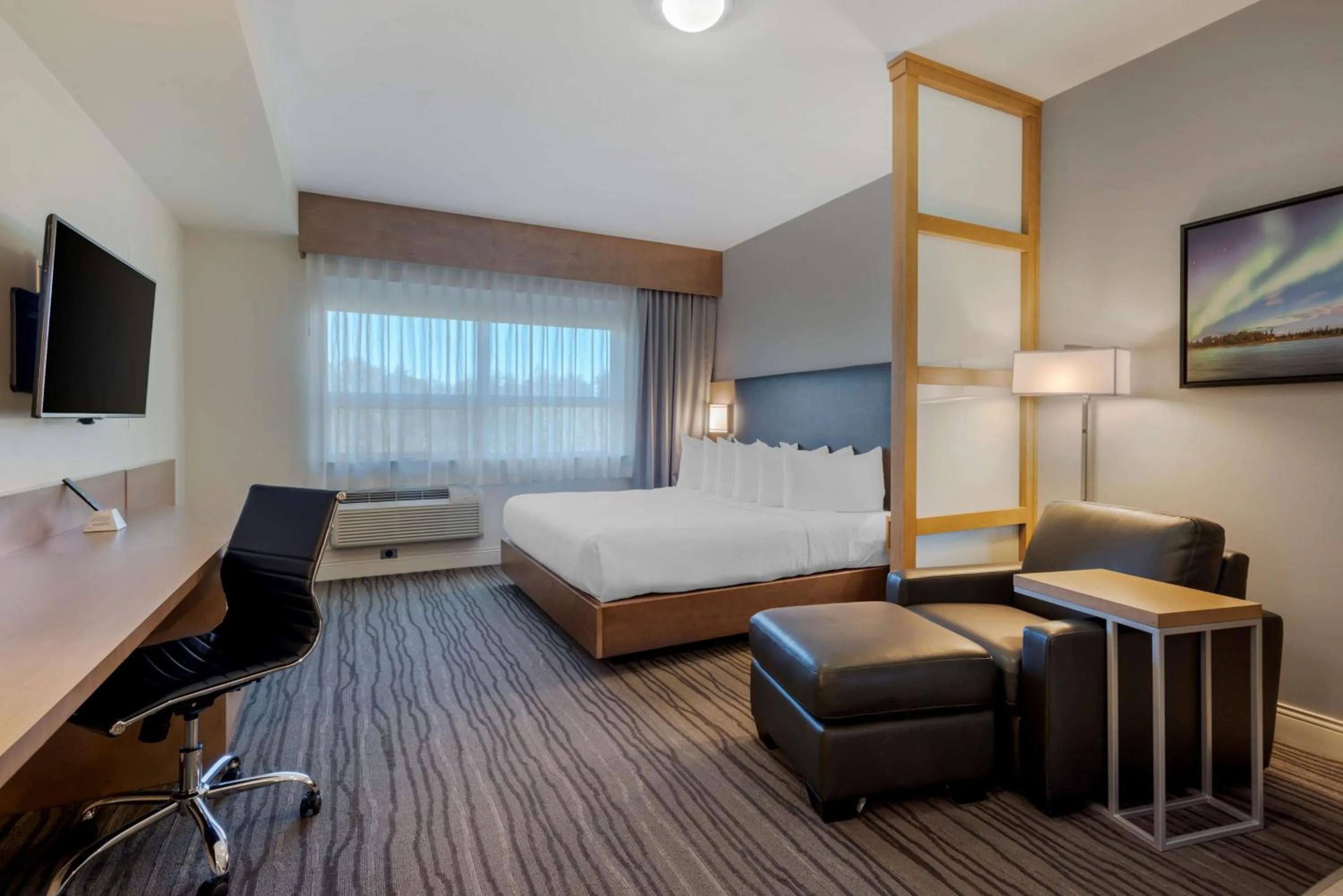 Bedroom, Bed in Best Western Plus Sawridge Suites