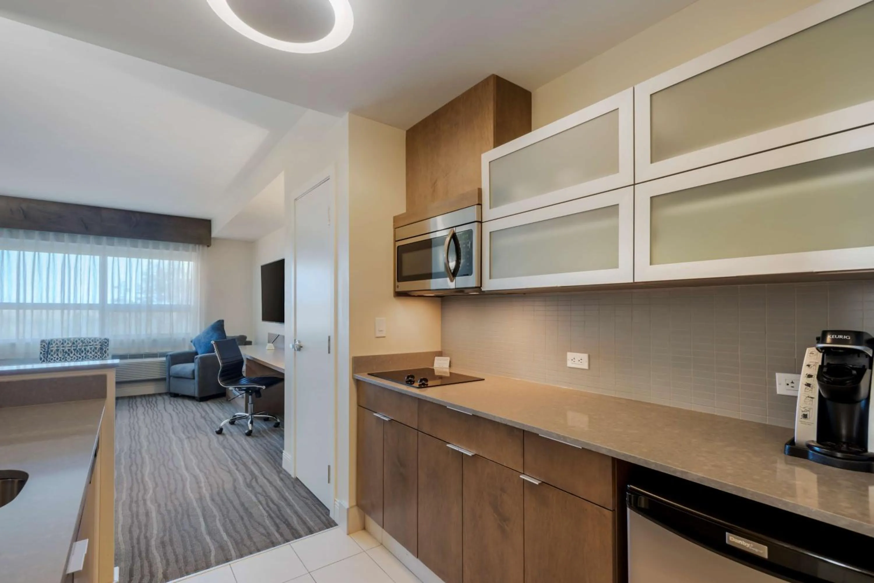 Kitchen or kitchenette in Best Western Plus Sawridge Suites