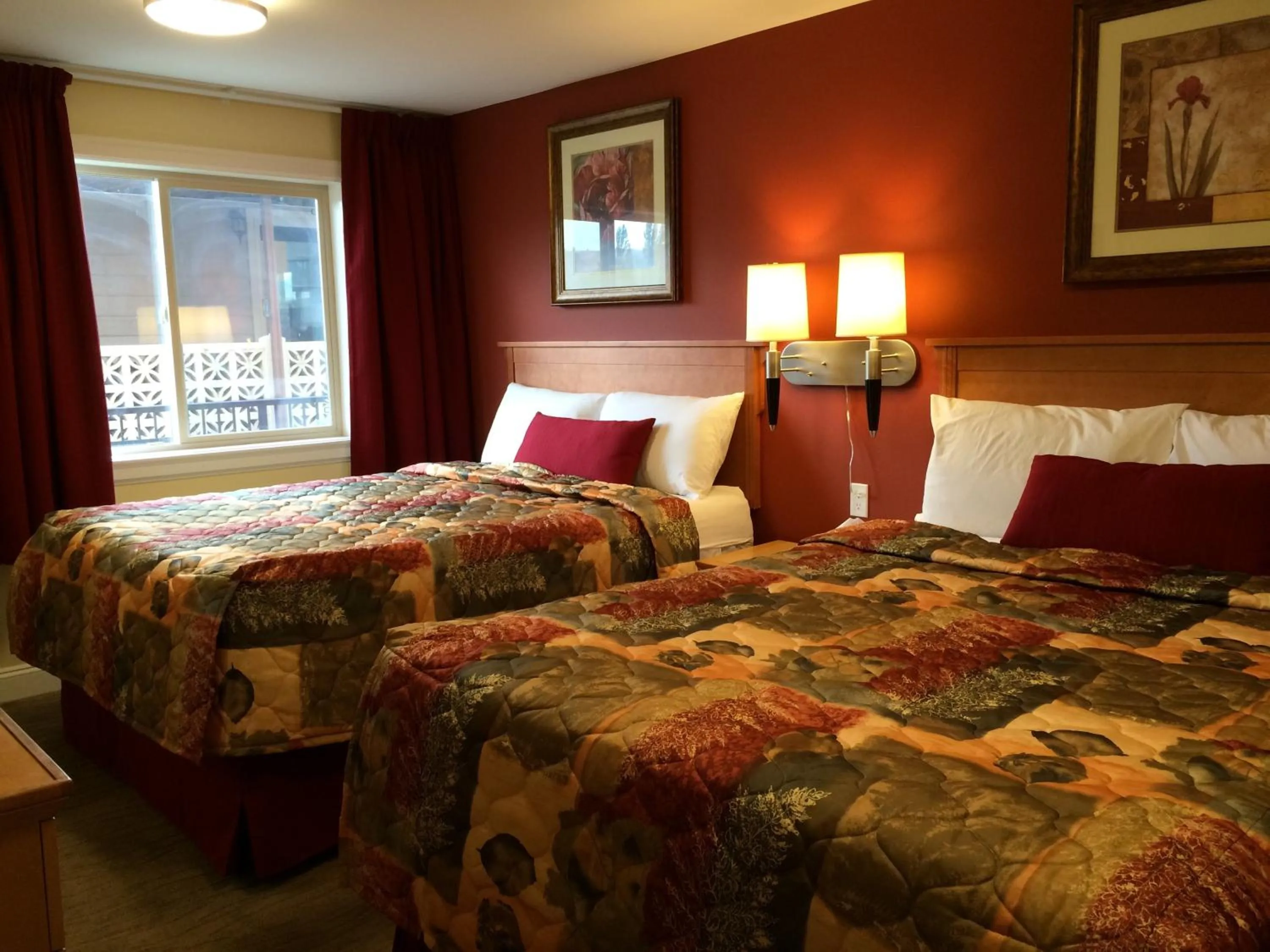 Day in Sahara Suites