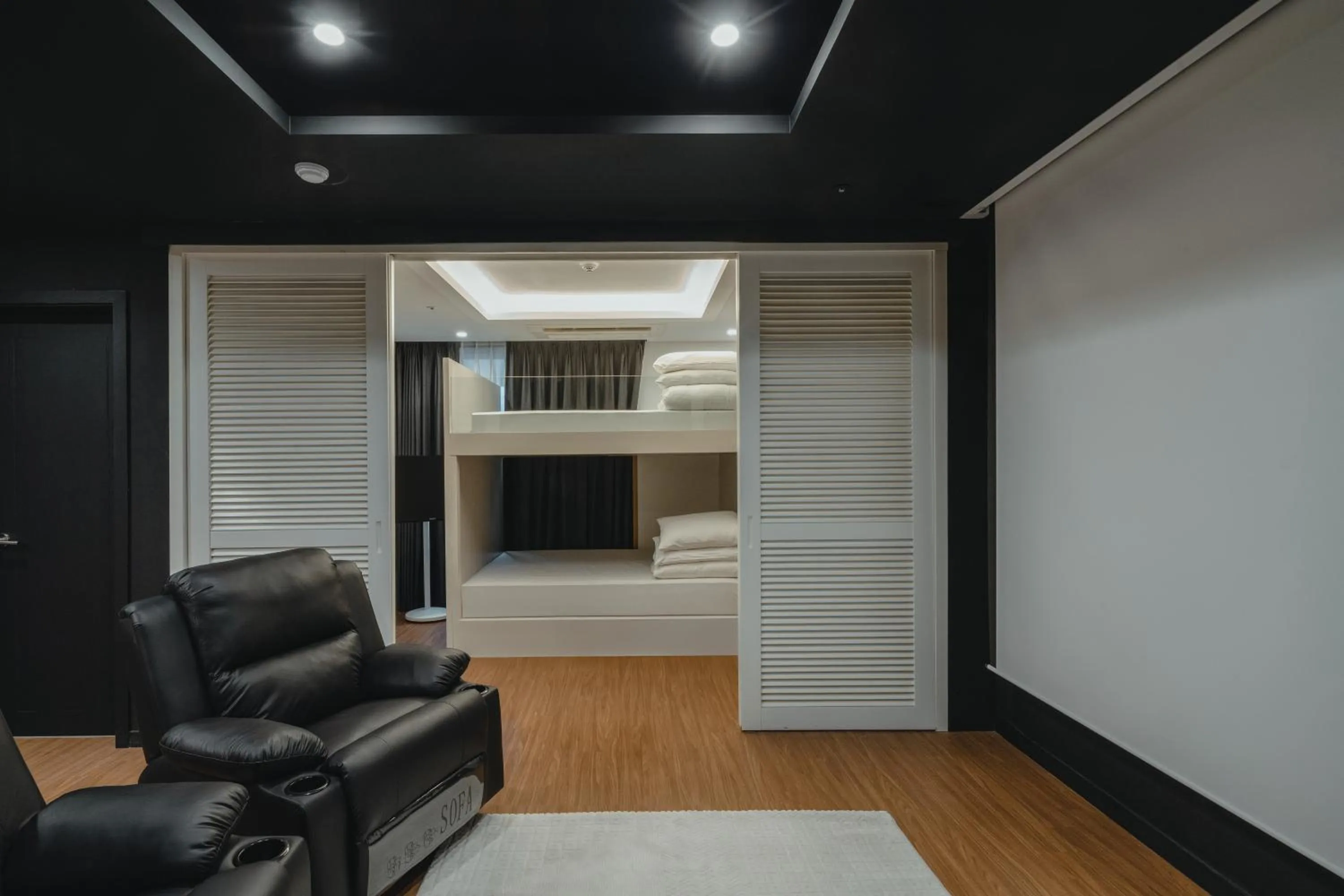 Felix by STX Hotel & Suite