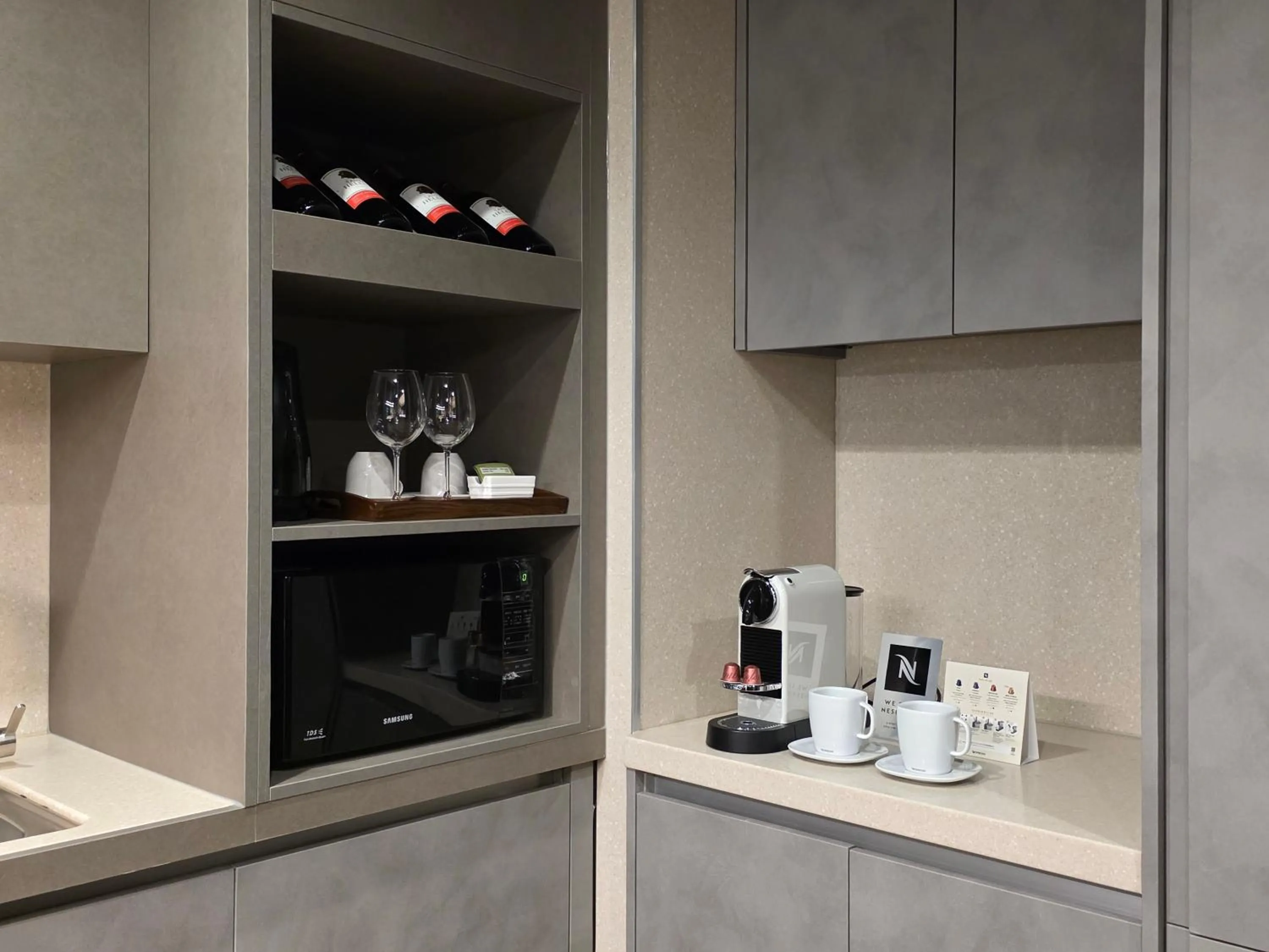 Felix by STX Hotel & Suite