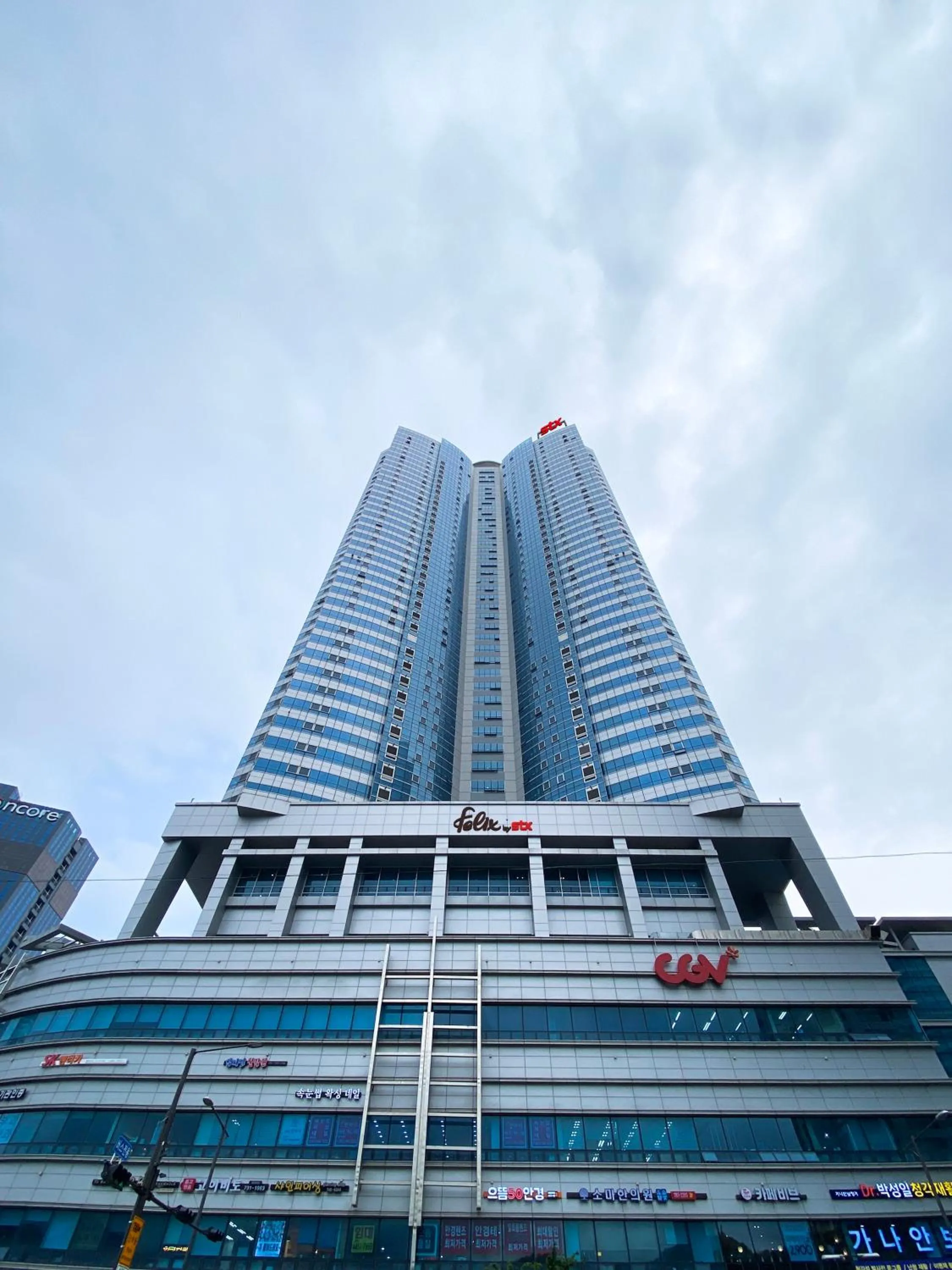 Property building in Felix by STX Hotel & Suite