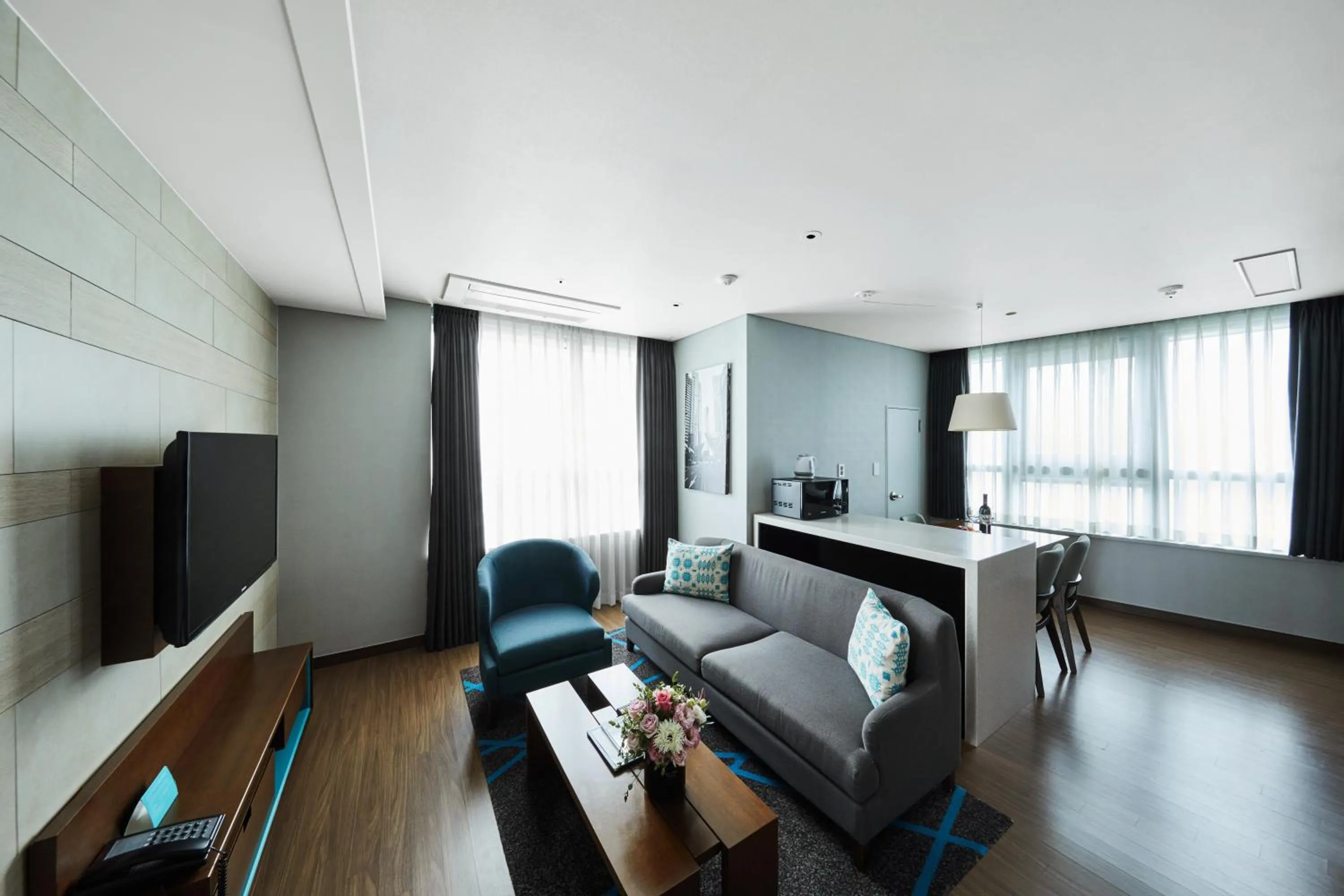 Felix by STX Hotel & Suite