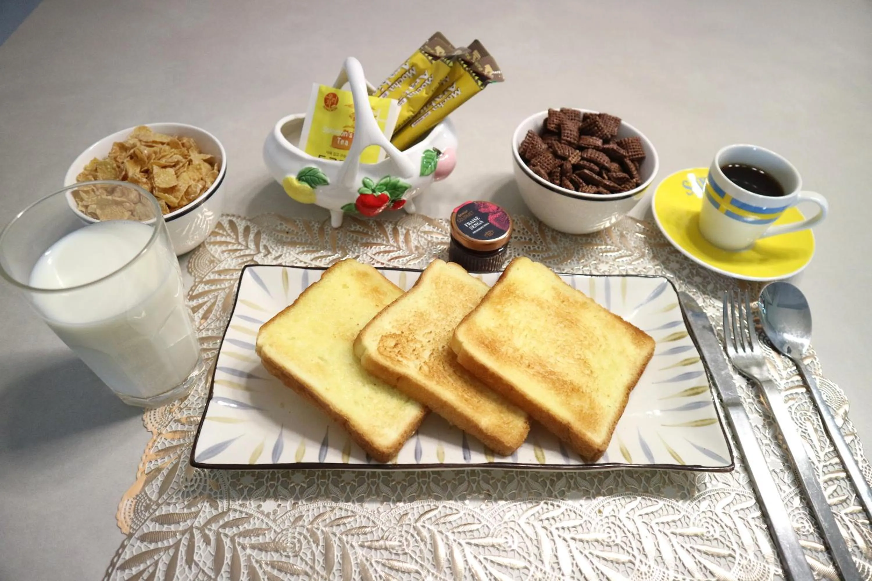 Breakfast in Mr. Kim Guesthouse