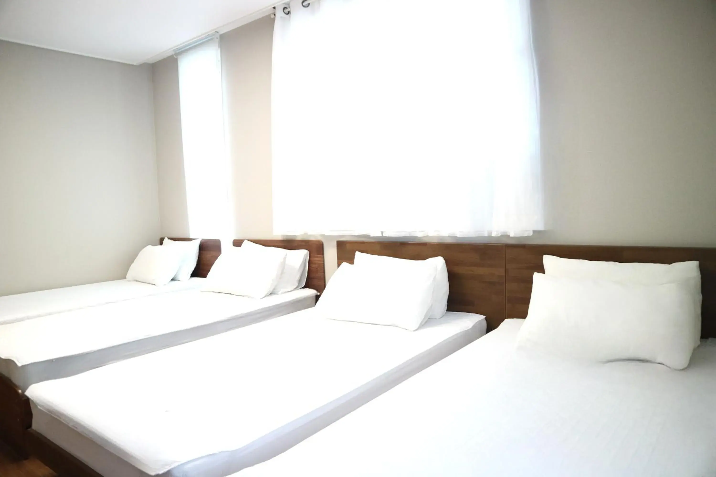 Quadruple Room with Private Bathroom in Mr. Kim Guesthouse Quadruple Room with Private Bathroom in Mr. Kim Guesthouse