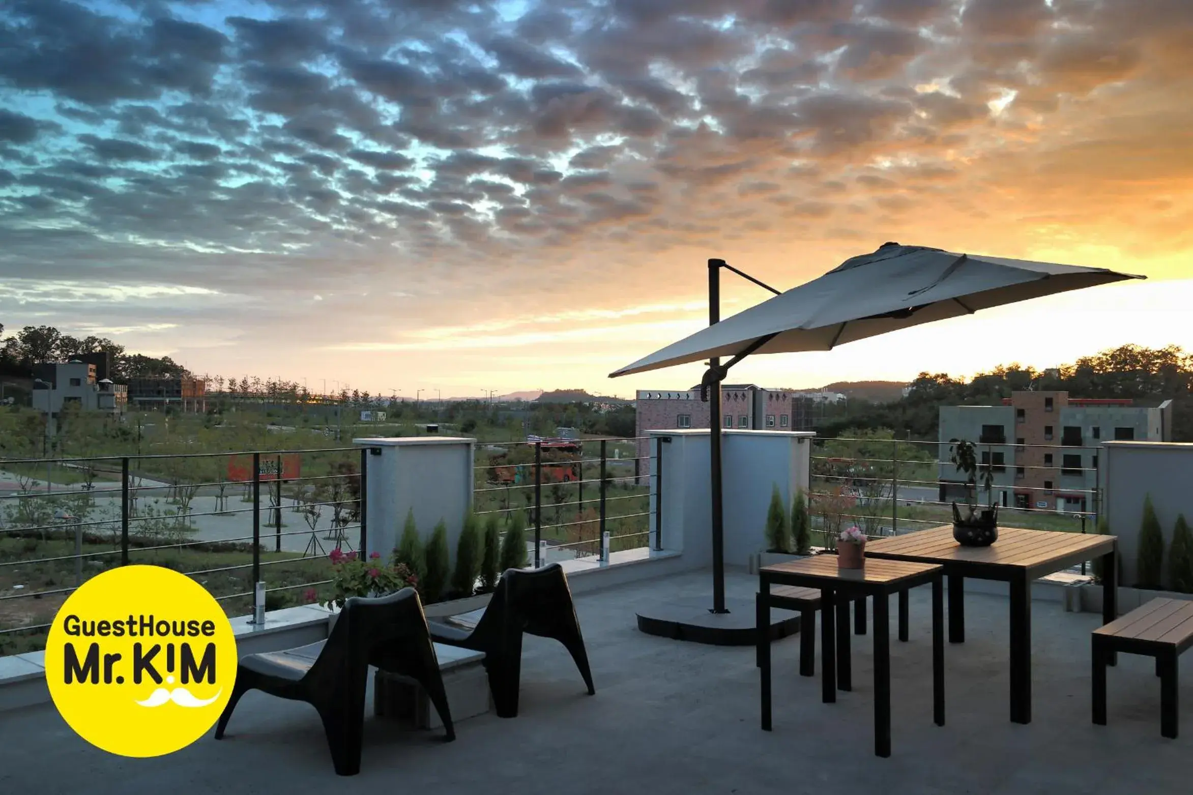 Triple Room with Private Bathroom in Mr. Kim Guesthouse Triple Room with Private Bathroom in Mr. Kim Guesthouse