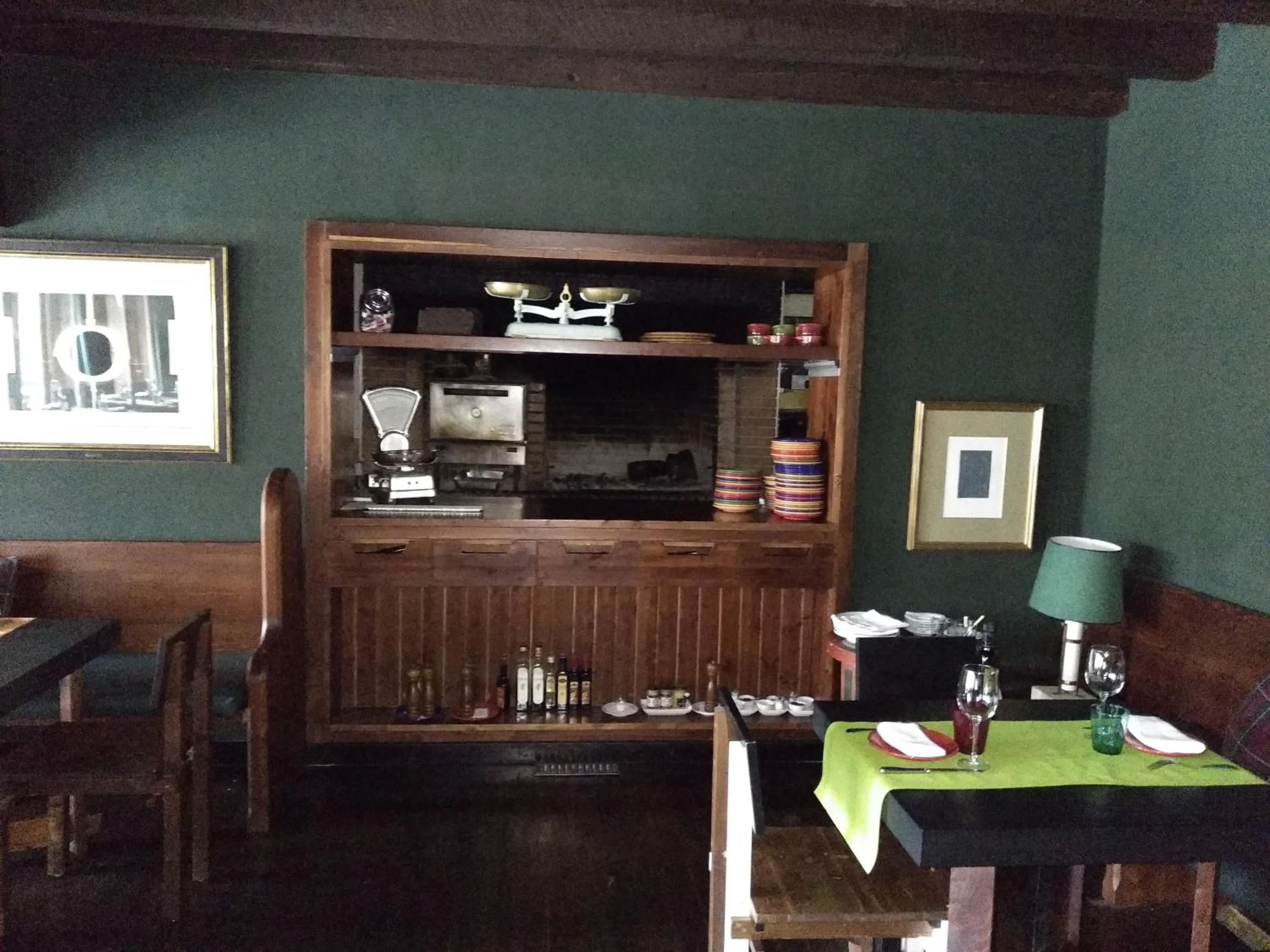 Restaurant/places to eat in Parador de Artíes