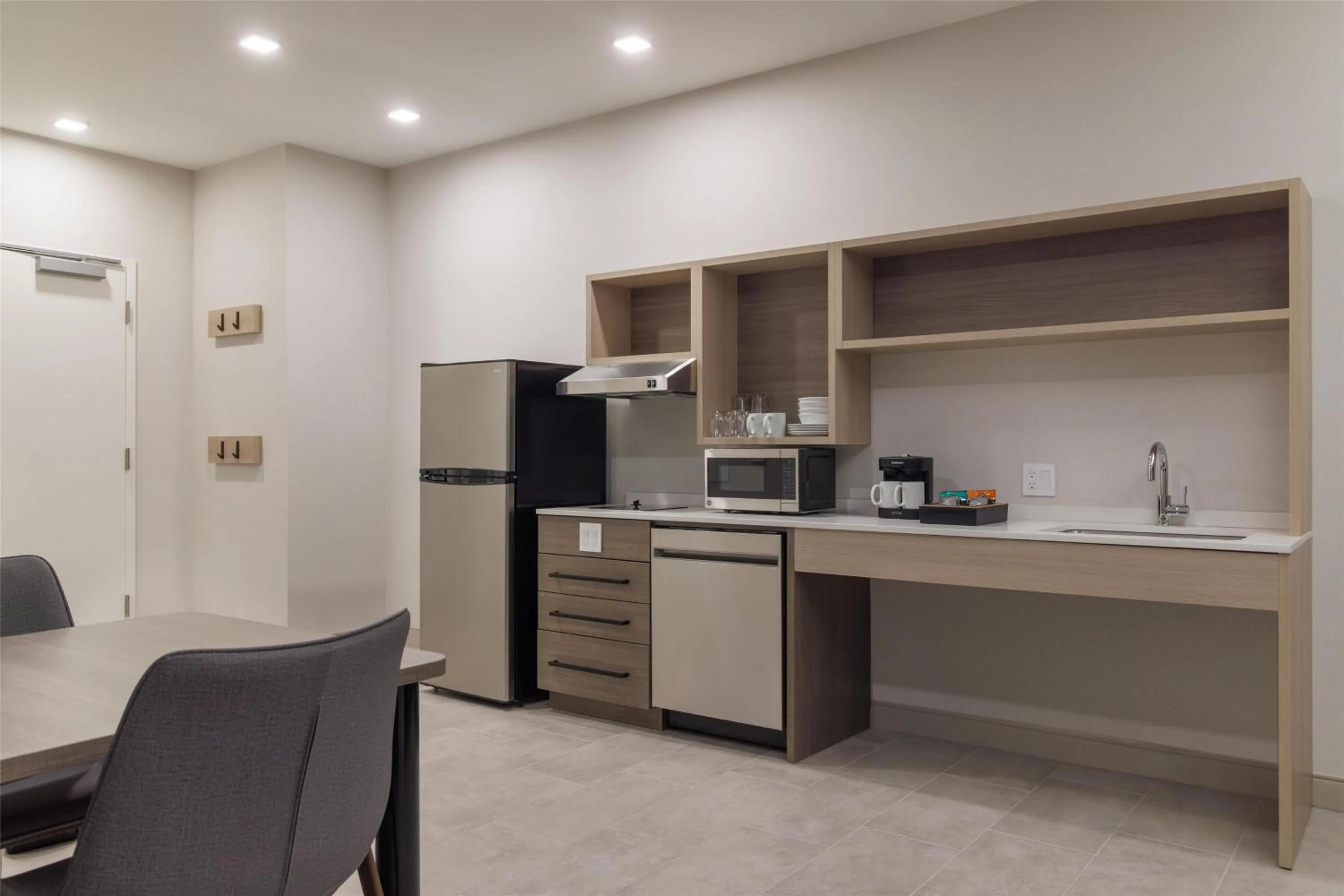 Kitchen or kitchenette in Home2 Suites By Hilton Kittery
