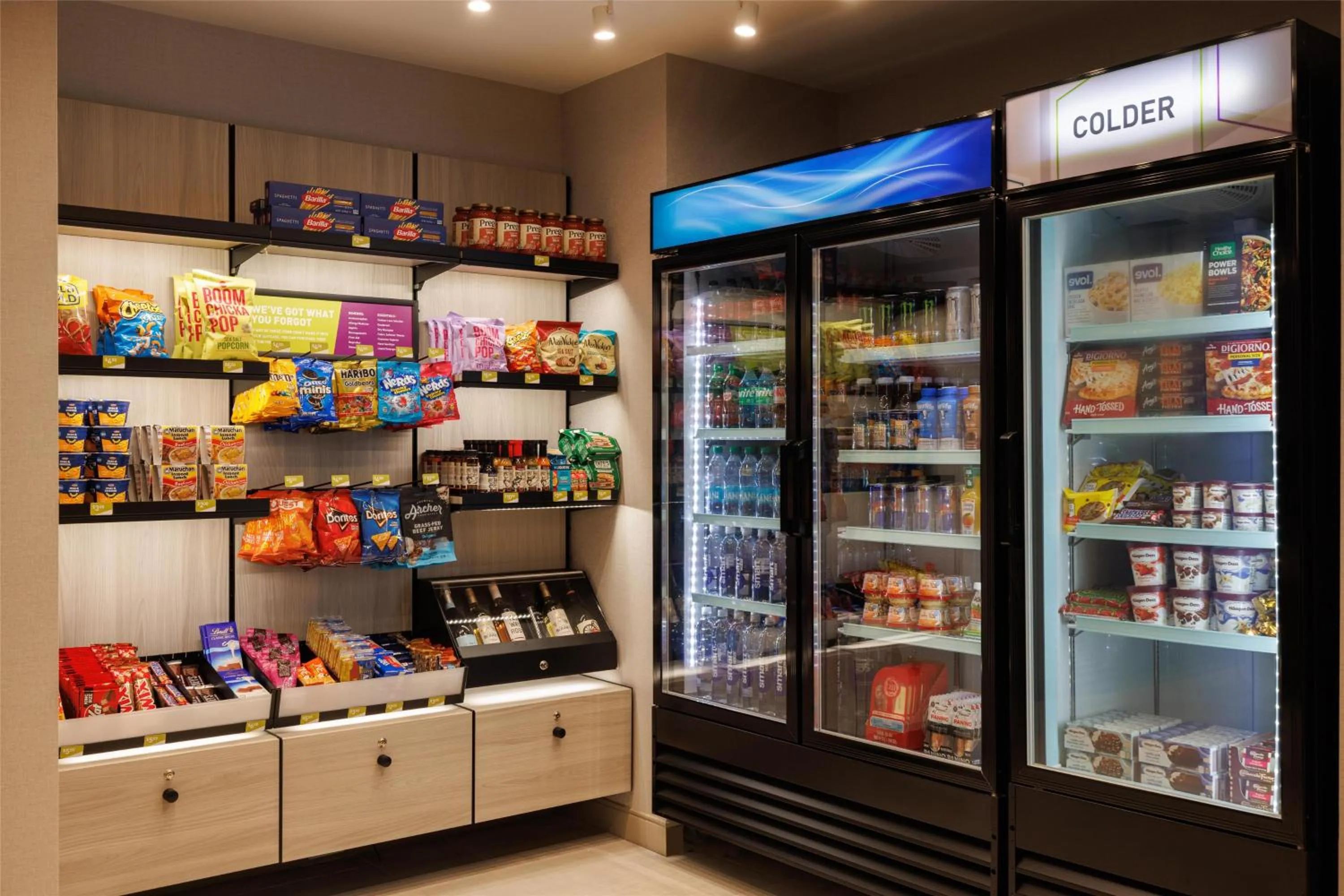 Restaurant/places to eat in Home2 Suites By Hilton Kittery