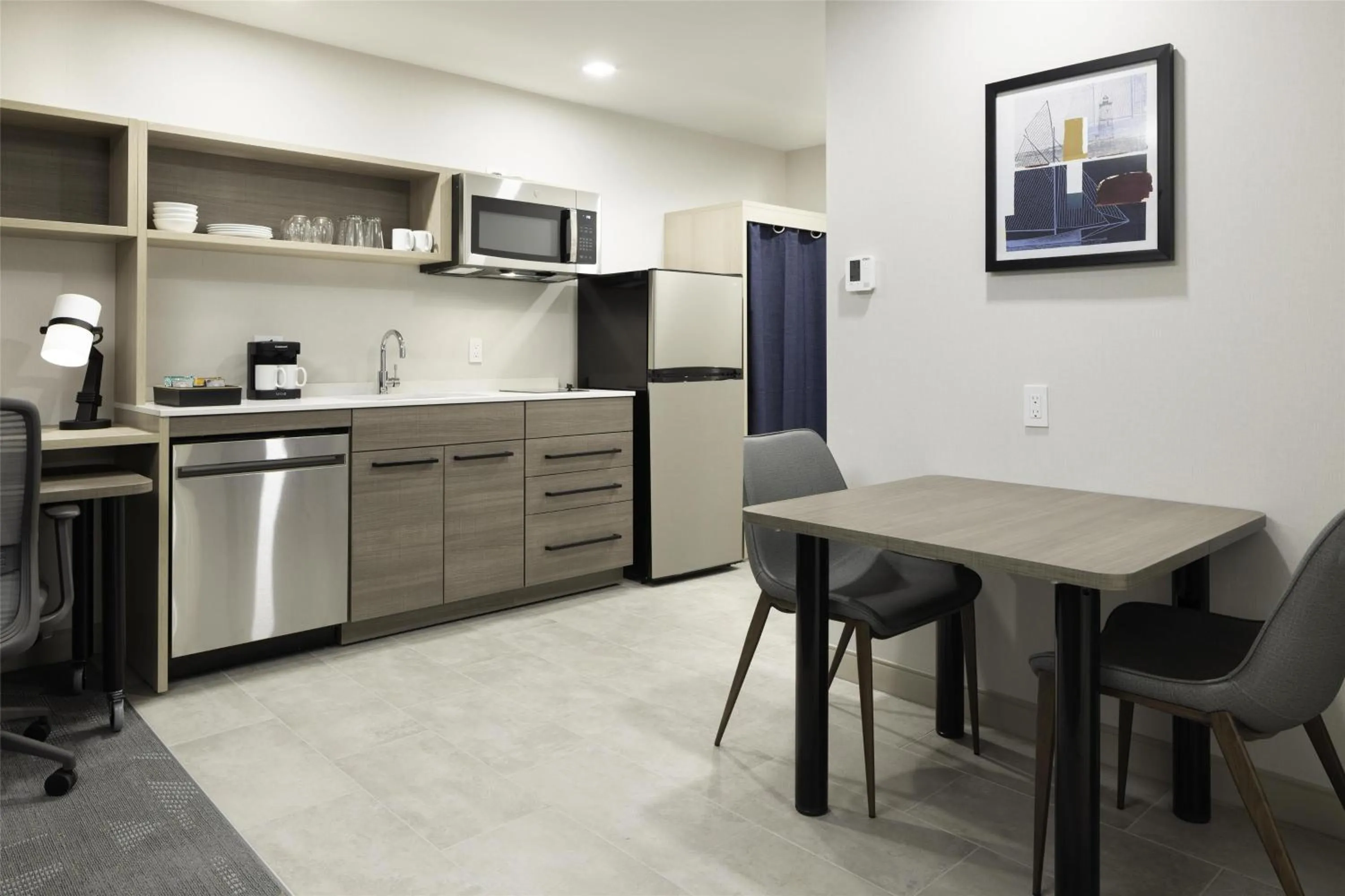 Kitchen or kitchenette in Home2 Suites By Hilton Kittery