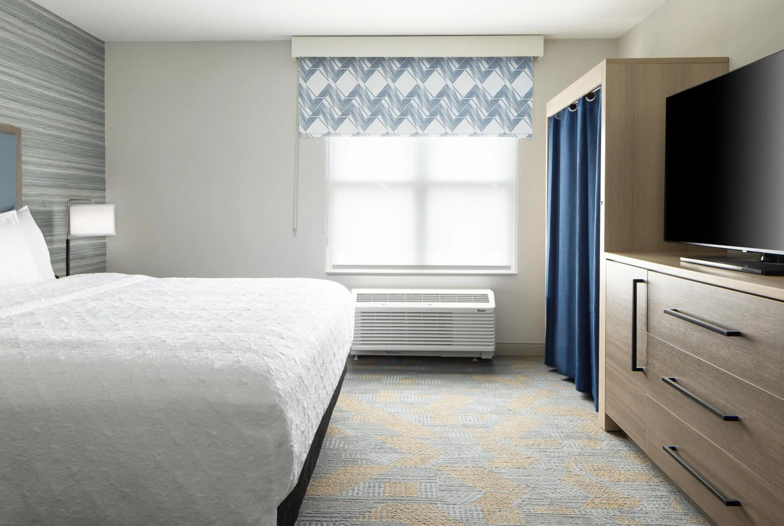 Bed in Home2 Suites By Hilton Kittery