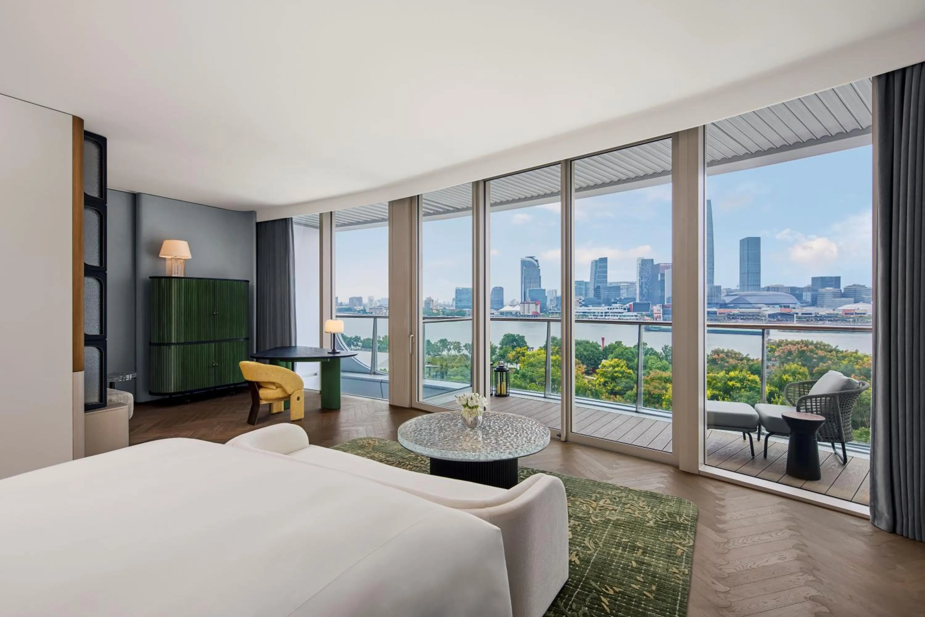 View (from property/room), Bed in Waldorf Astoria Shanghai Qiantan