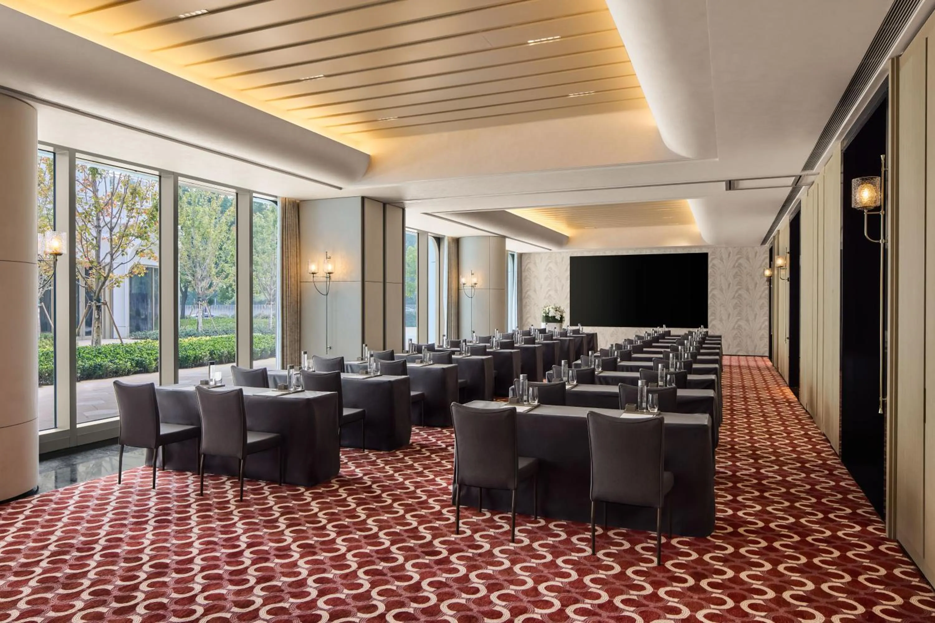 Area and facilities in Waldorf Astoria Shanghai Qiantan