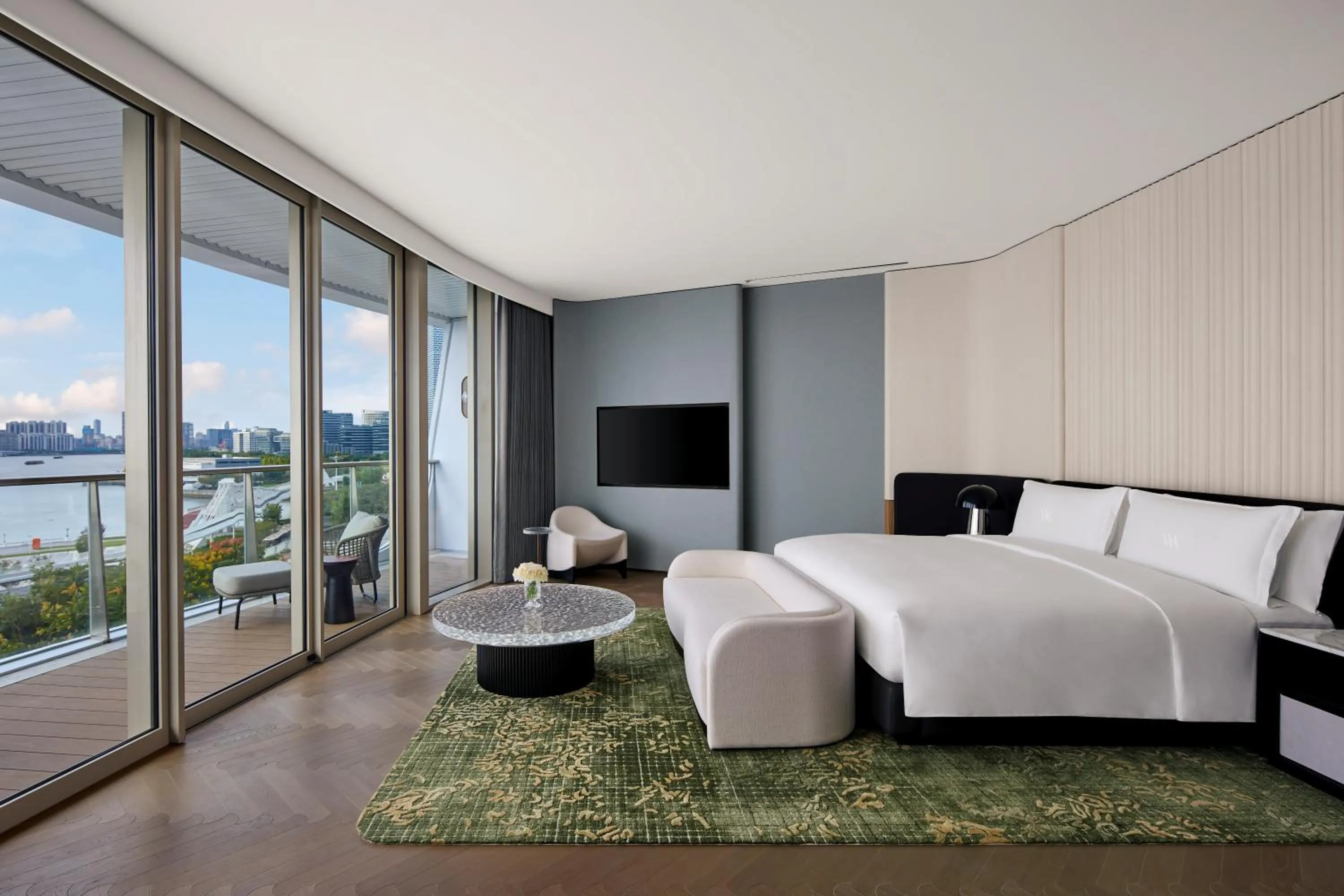 Bed in Waldorf Astoria Shanghai Qiantan