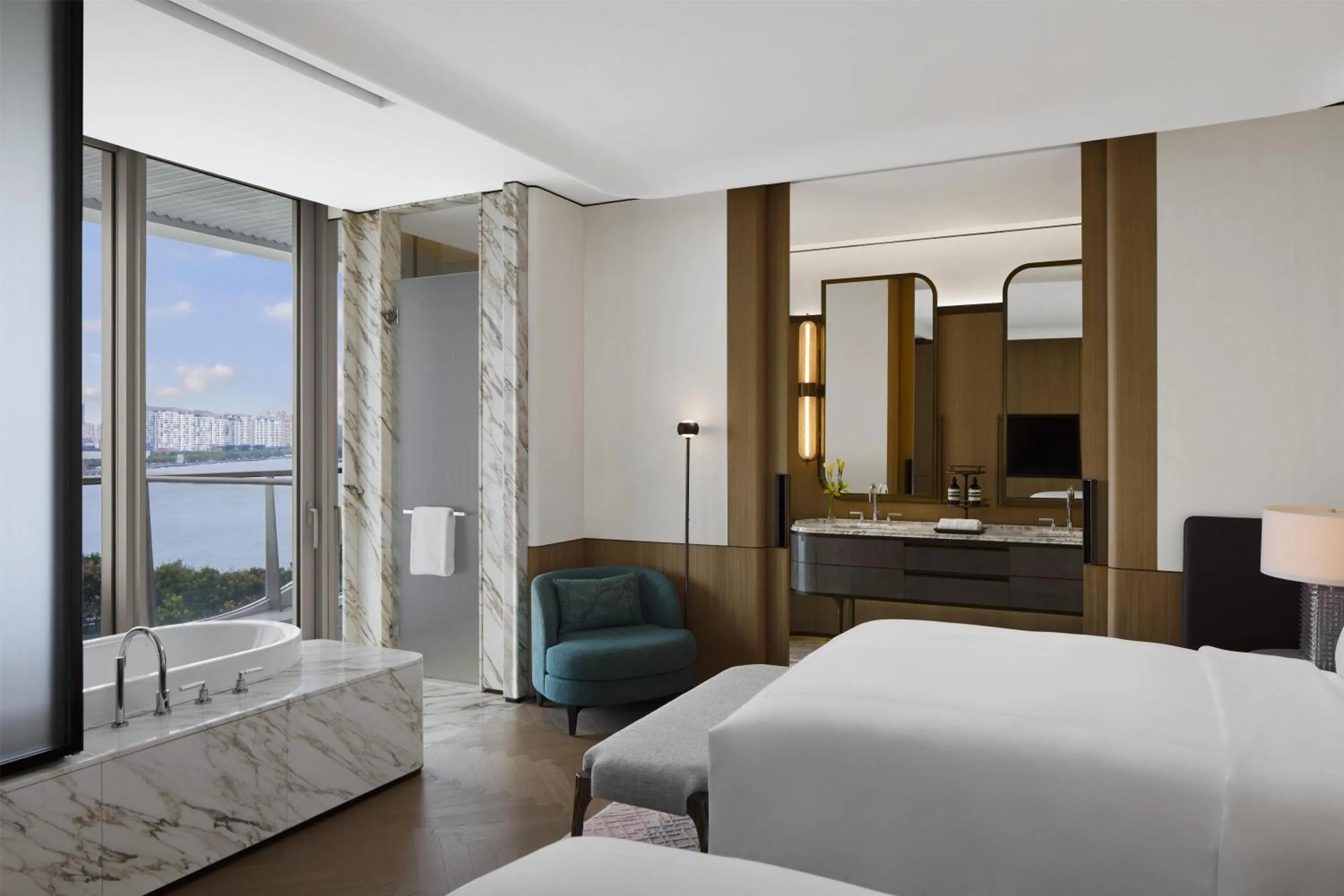 Bed in Waldorf Astoria Shanghai Qiantan