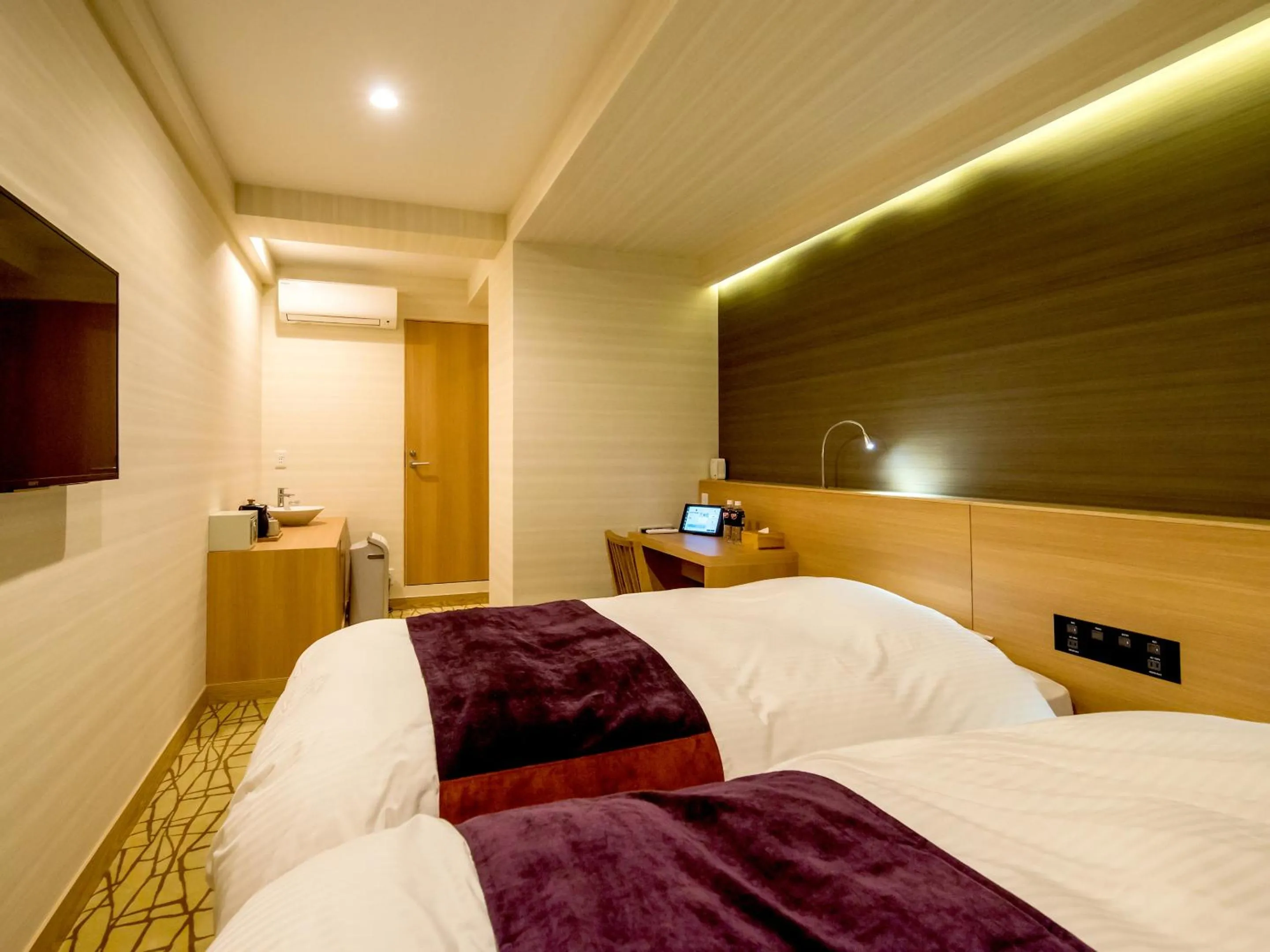 Photo of the whole room in TKP Lectore Hakone Gora