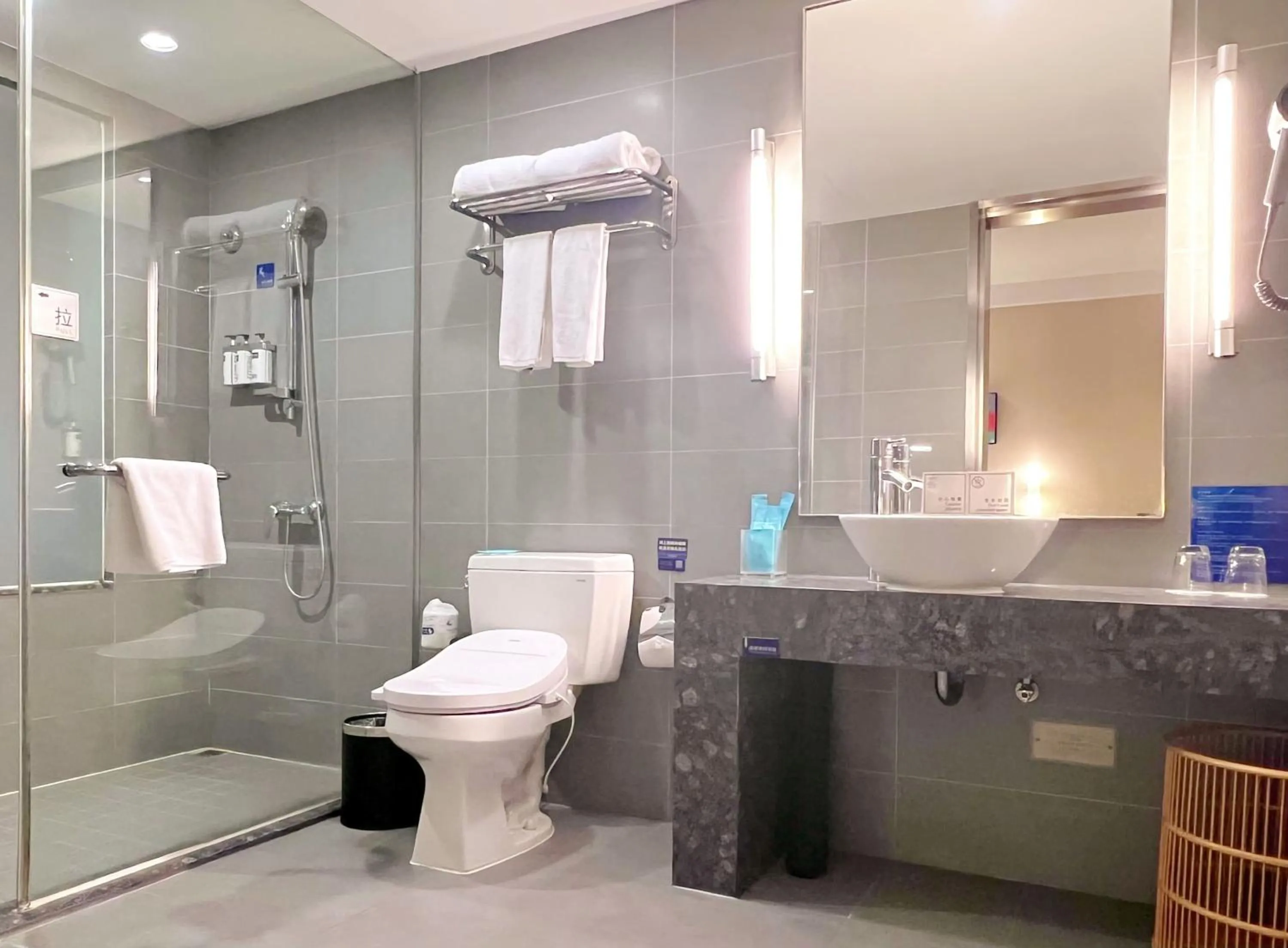 Photo of the whole room in Holiday Inn Express Changzhou Lanling by IHG