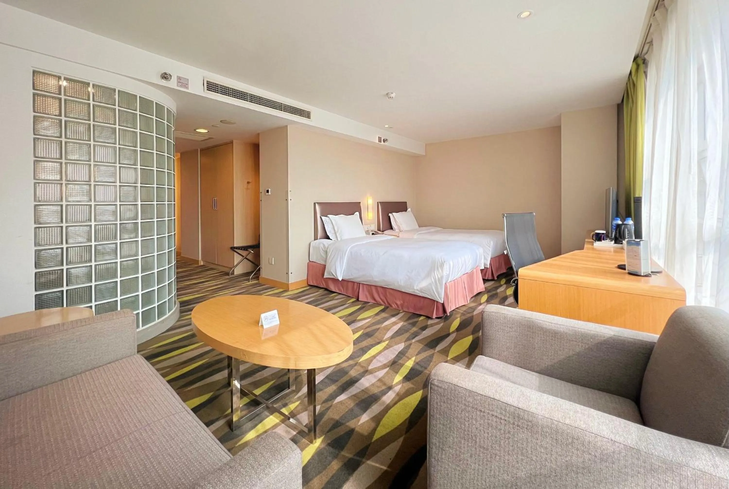 Photo of the whole room, Bed in Holiday Inn Express Changzhou Lanling by IHG
