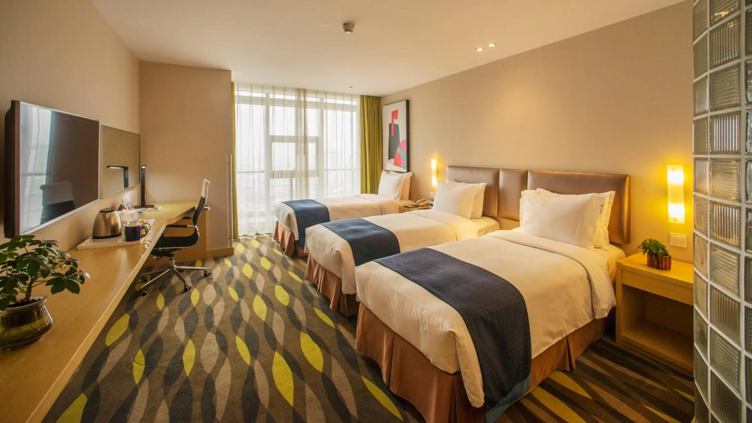 Photo of the whole room, Bed in Holiday Inn Express Changzhou Lanling by IHG