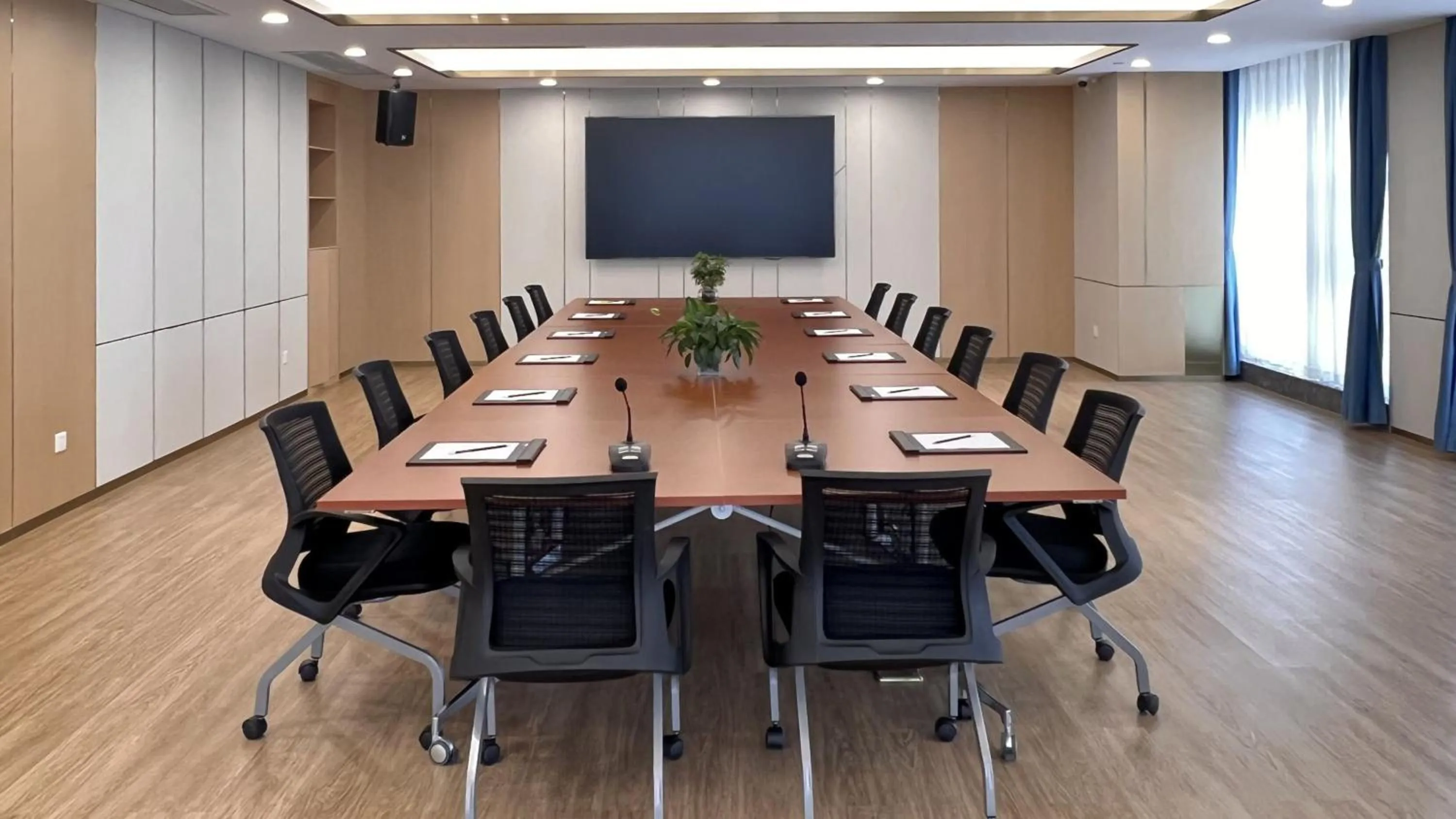 Meeting/conference room in Holiday Inn Express Changzhou Lanling by IHG