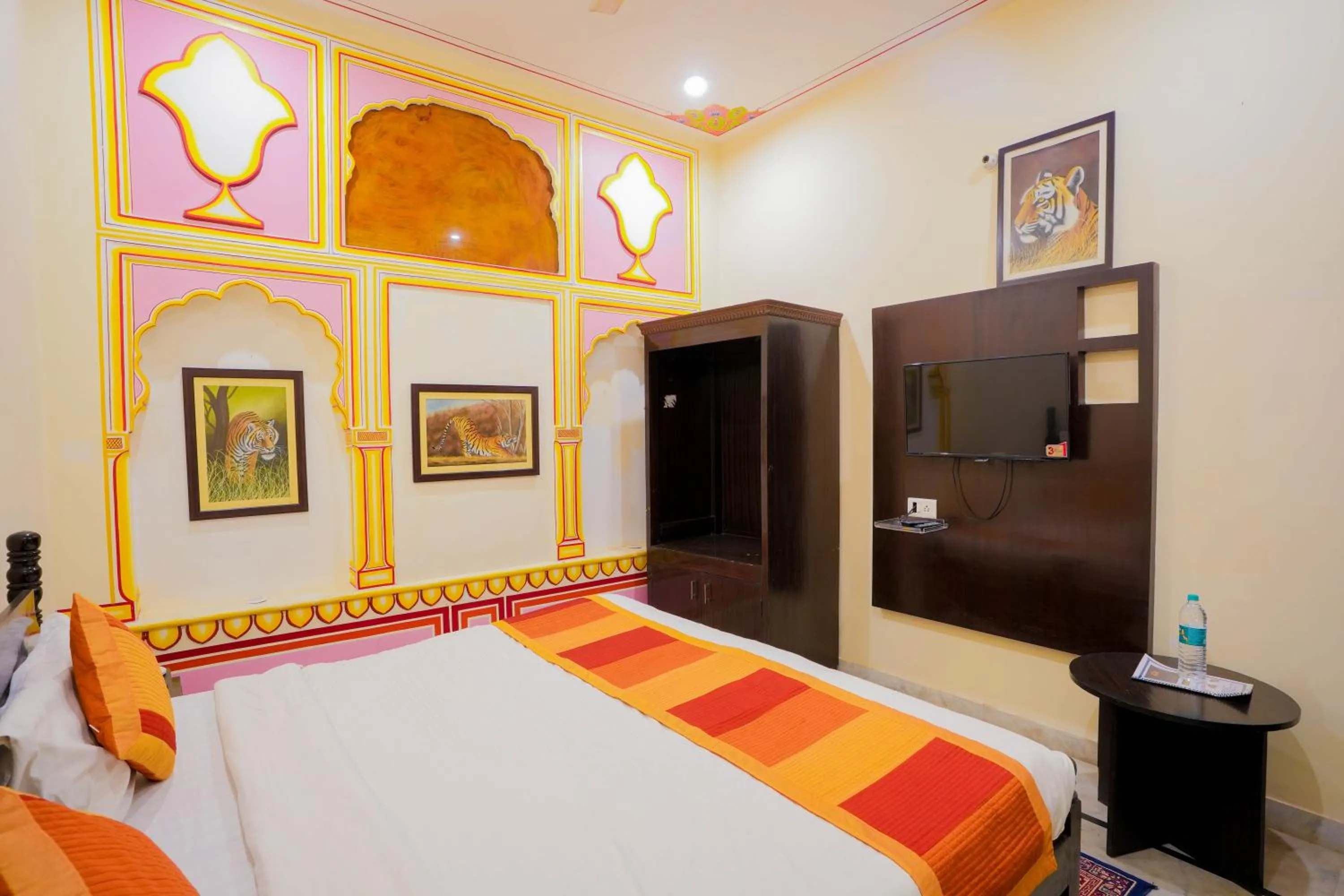 Bed in Rajputana Heritage