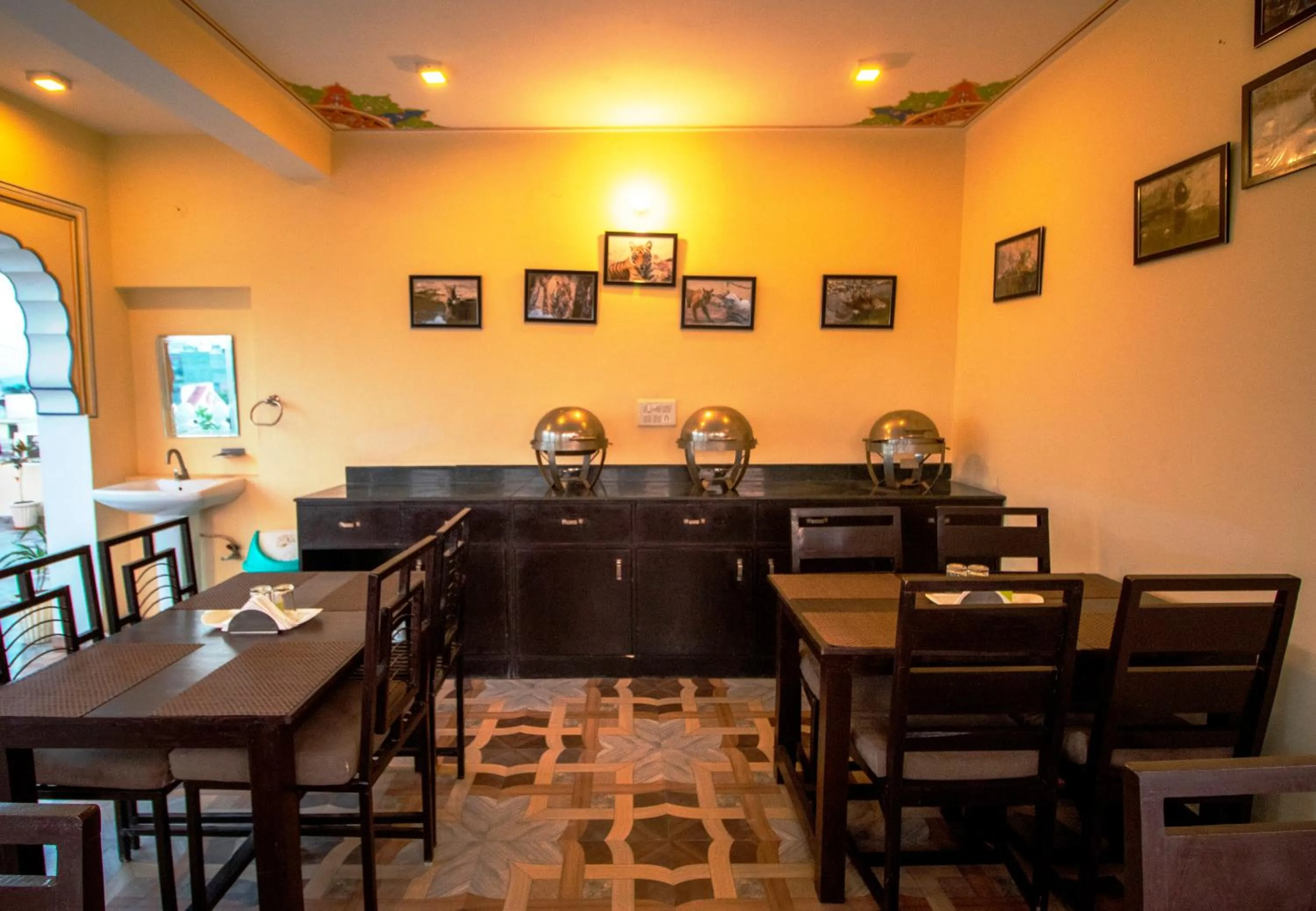 Restaurant/places to eat in Rajputana Heritage